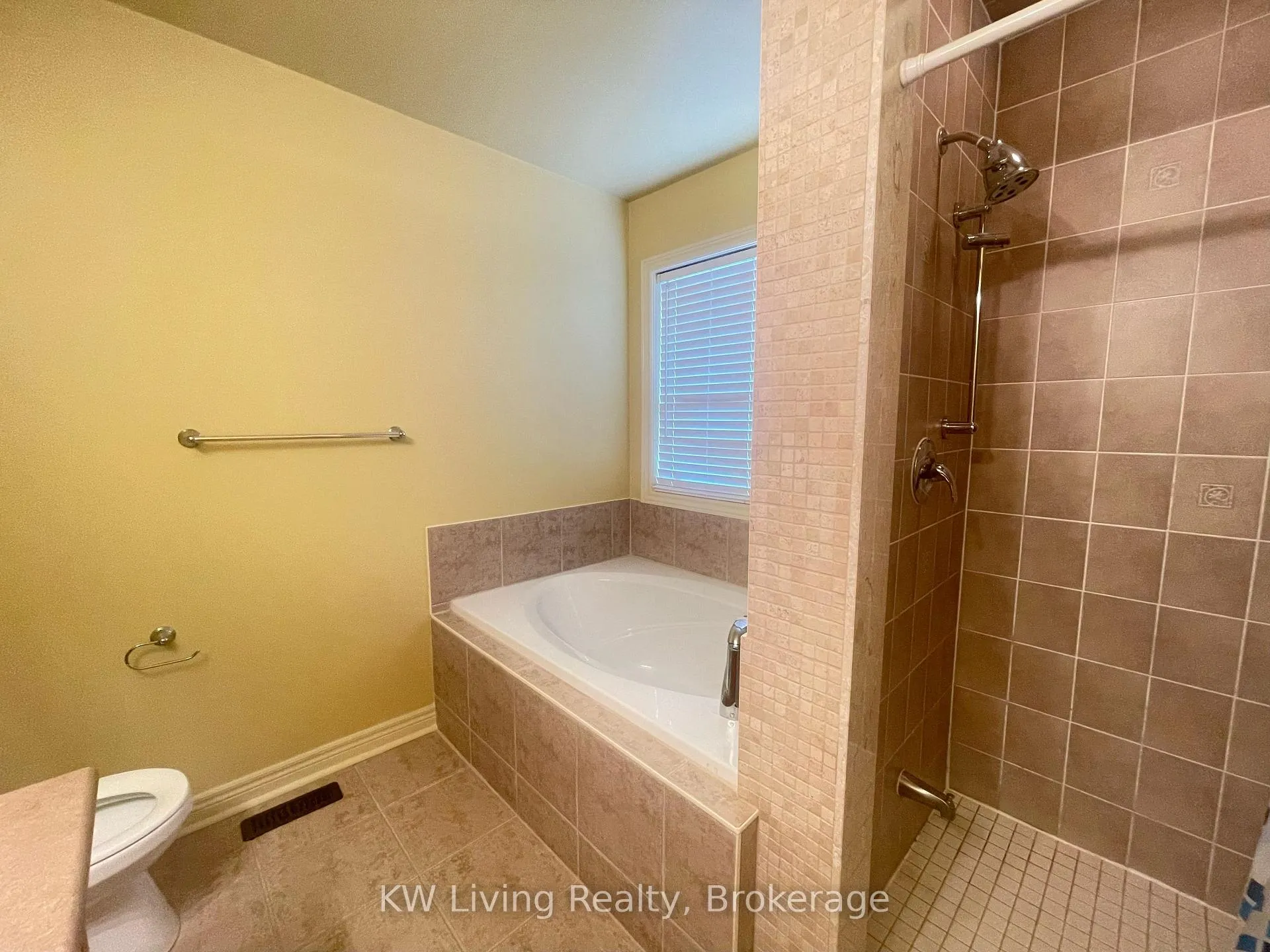 Photo 12 of 75 Vine Cliff Boulevard, Markham, Victoria Manor-Jennings Gate — HOMEH