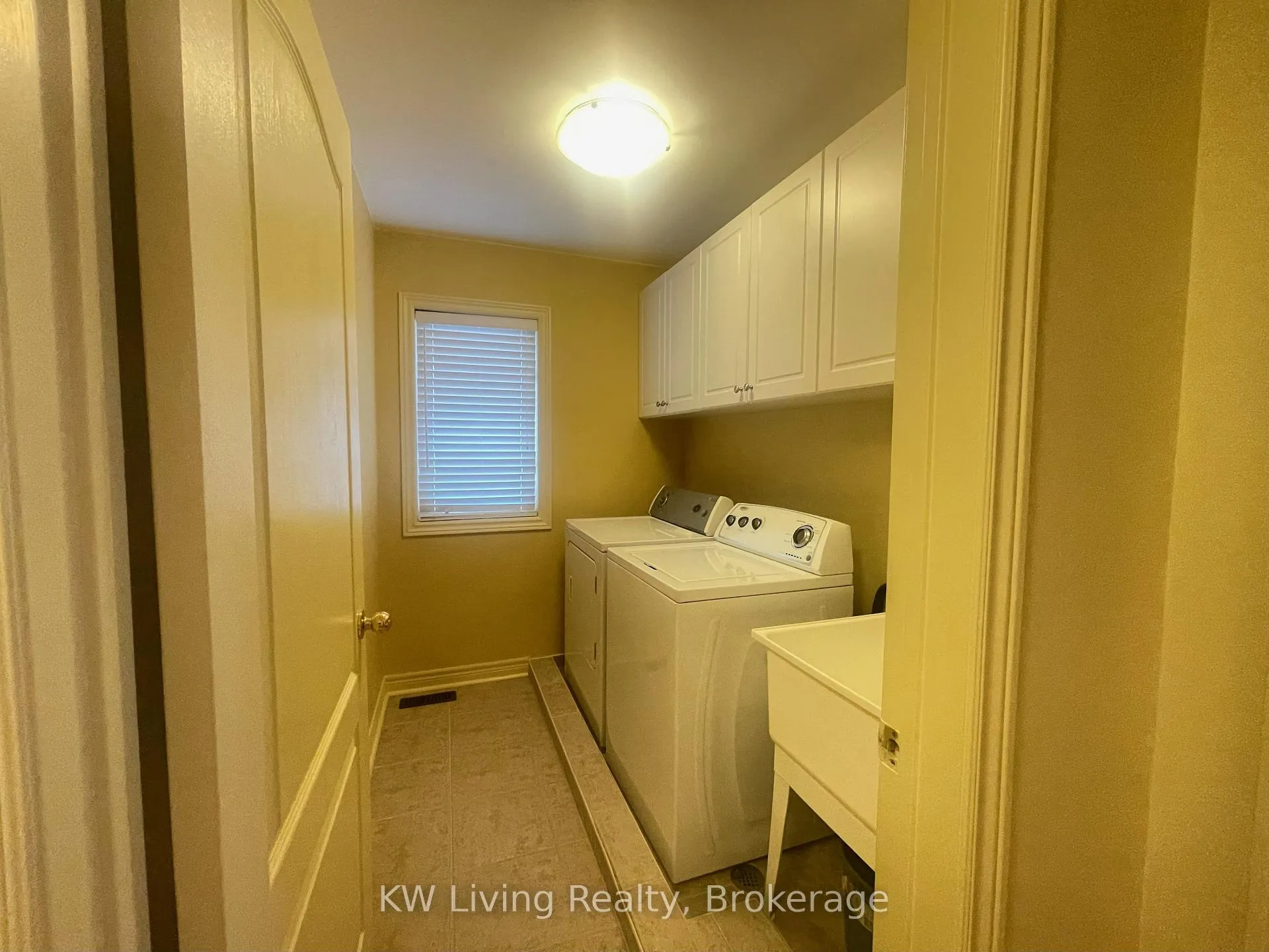 Photo 13 of 75 Vine Cliff Boulevard, Markham, Victoria Manor-Jennings Gate — HOMEH