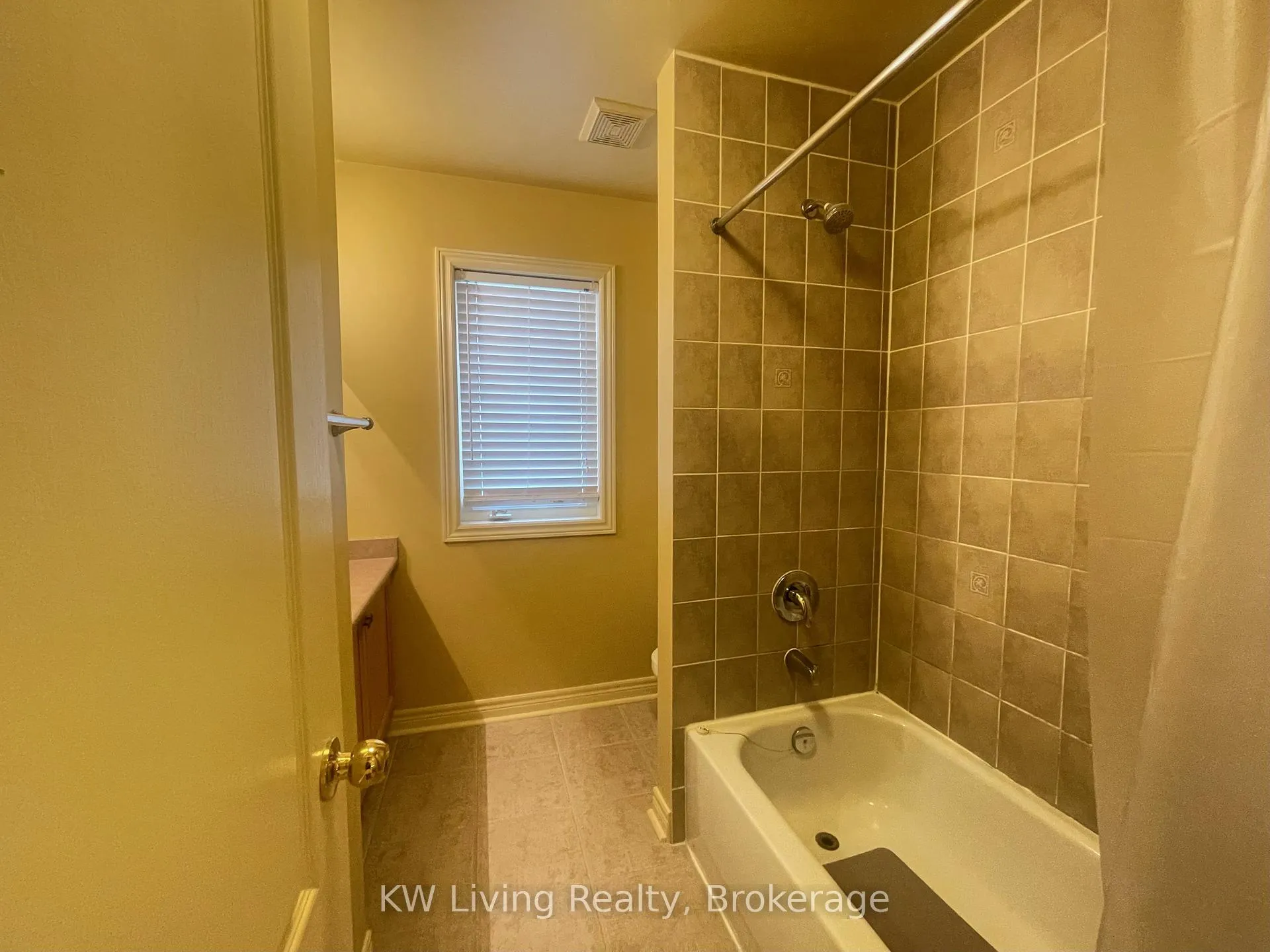 Photo 18 of 75 Vine Cliff Boulevard, Markham, Victoria Manor-Jennings Gate — HOMEH
