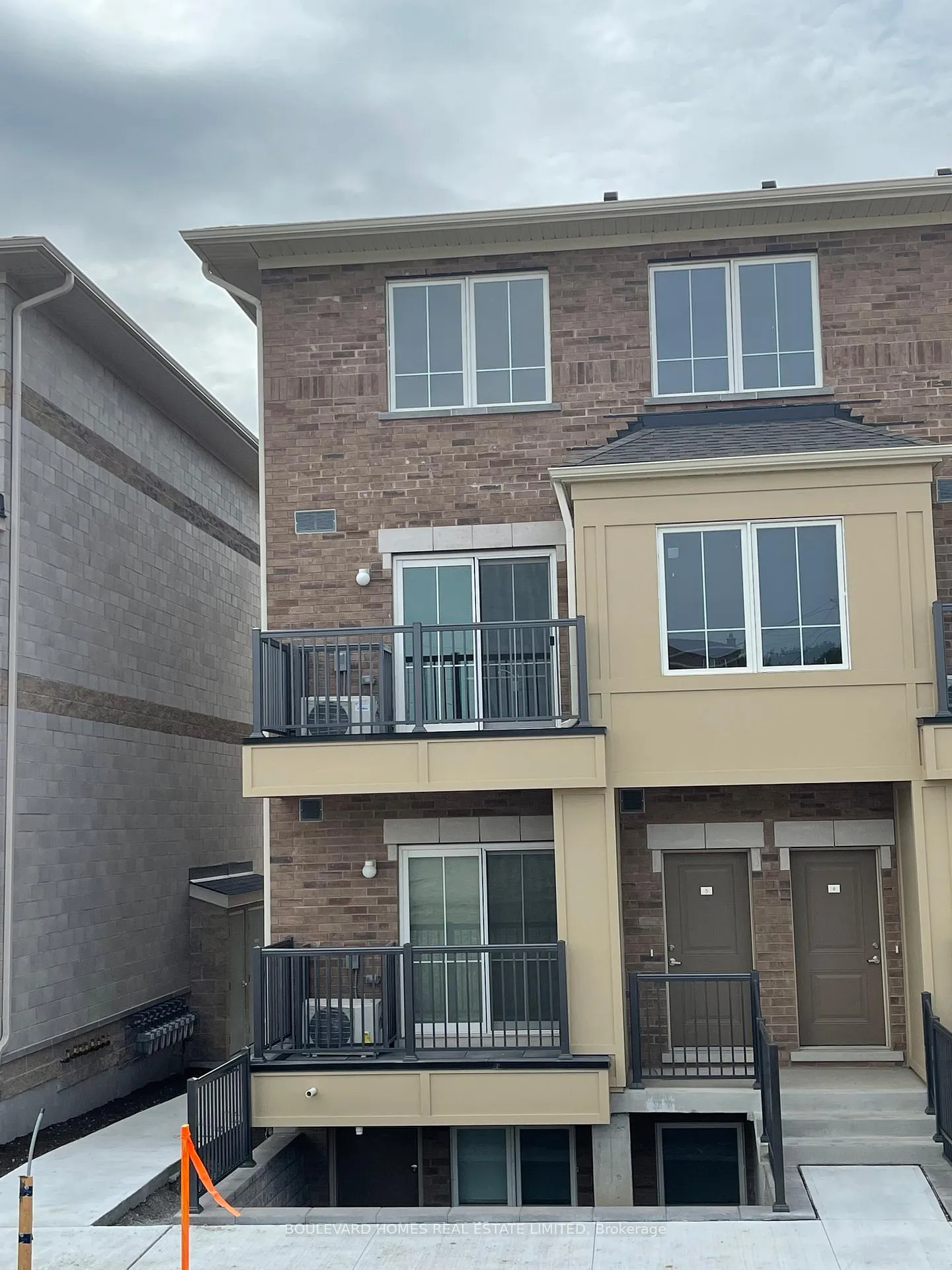 Photo 1 of Unit 6, 465 Beresford Path, Oshawa, Central — HOMEH