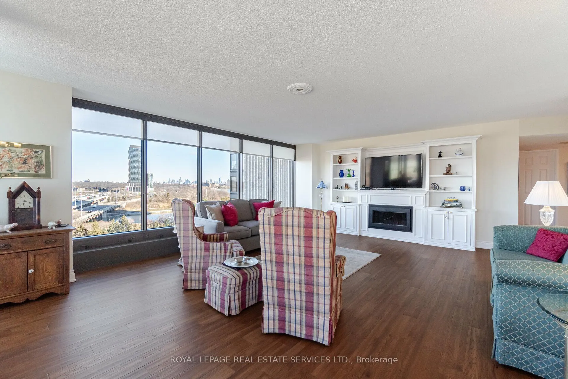 Photo 10 of Unit 710, 2045 Lake Shore Boulevard W, Etobicoke, Mimico — HOMEH