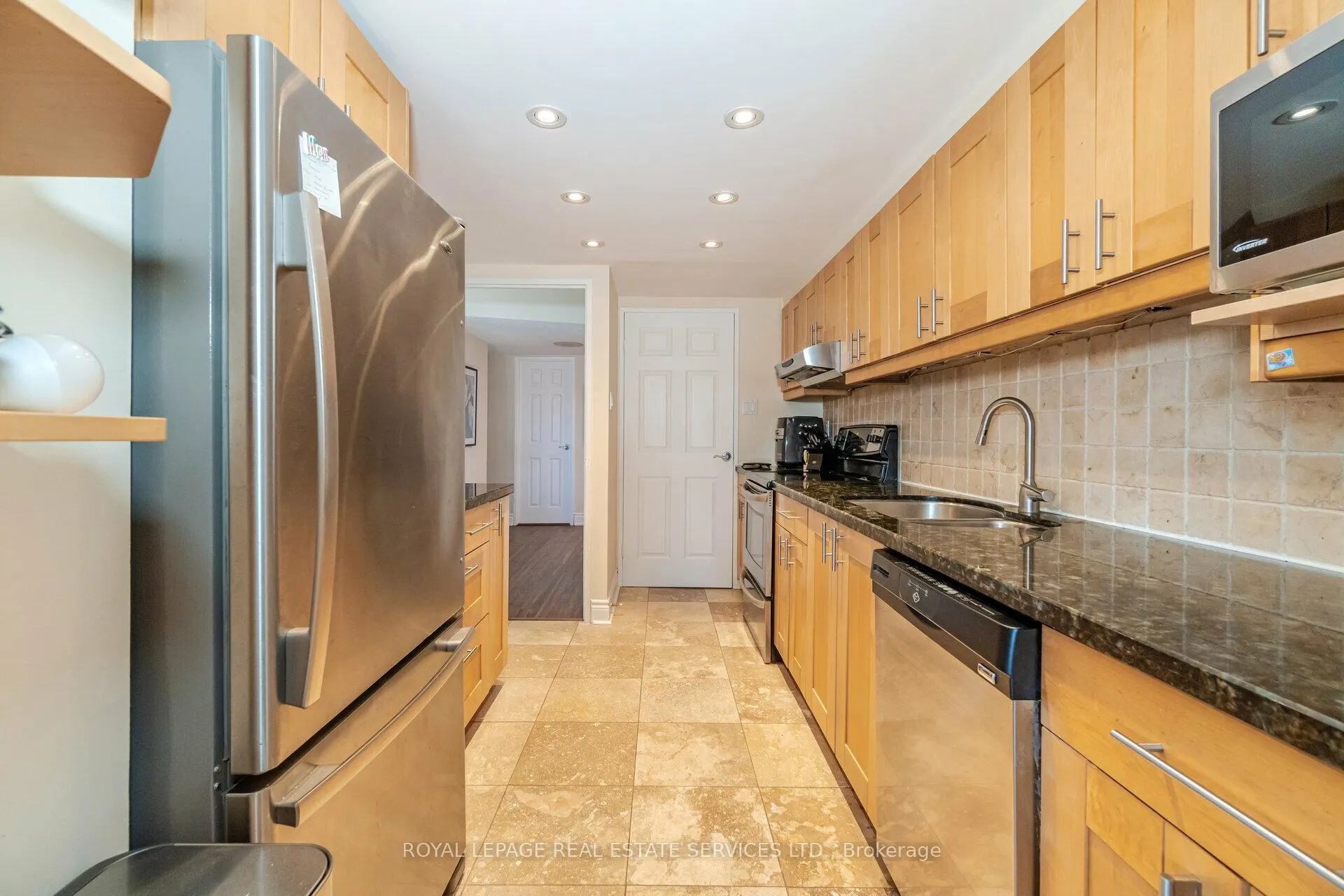 Photo 14 of Unit 710, 2045 Lake Shore Boulevard W, Etobicoke, Mimico — HOMEH