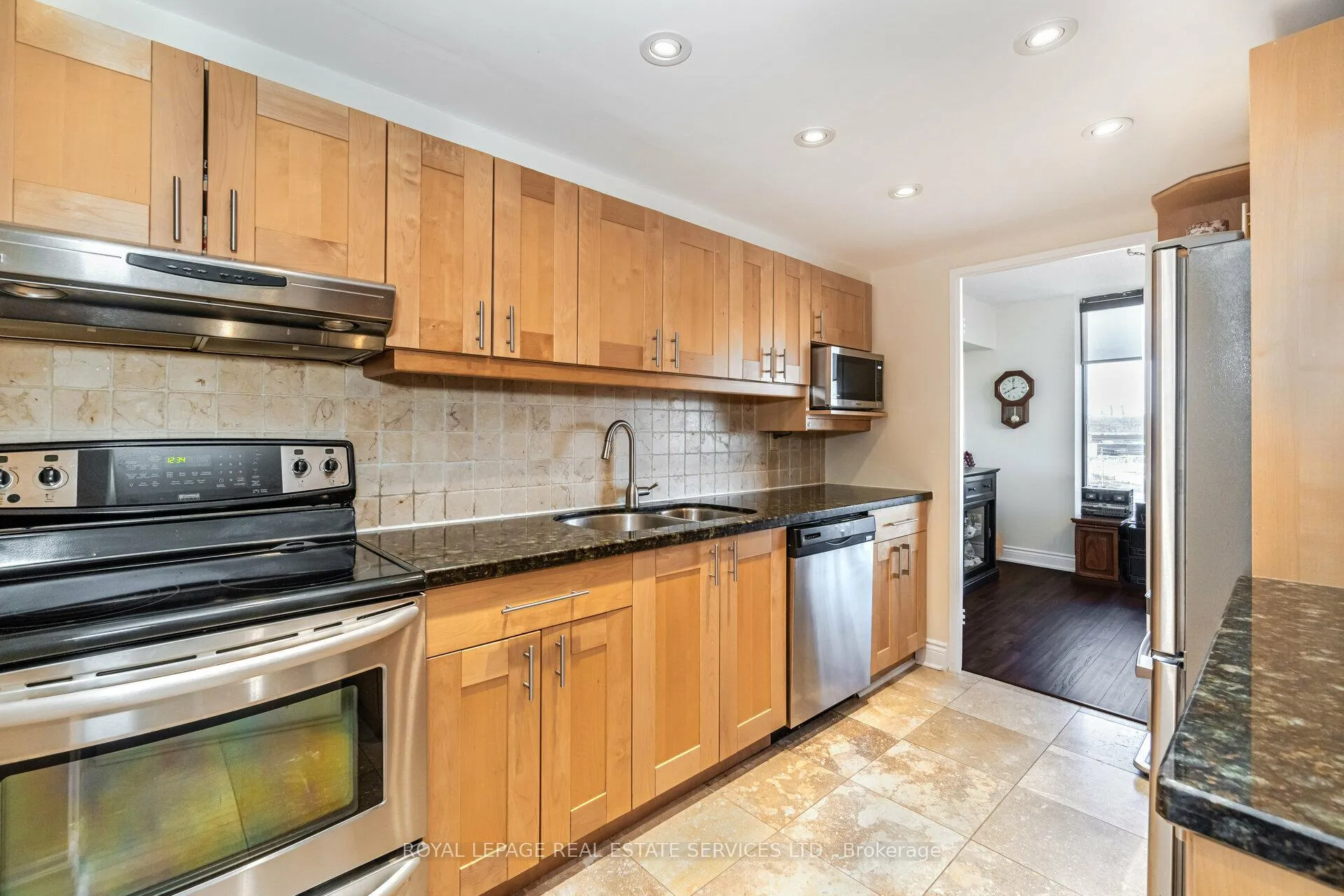 Photo 17 of Unit 710, 2045 Lake Shore Boulevard W, Etobicoke, Mimico — HOMEH