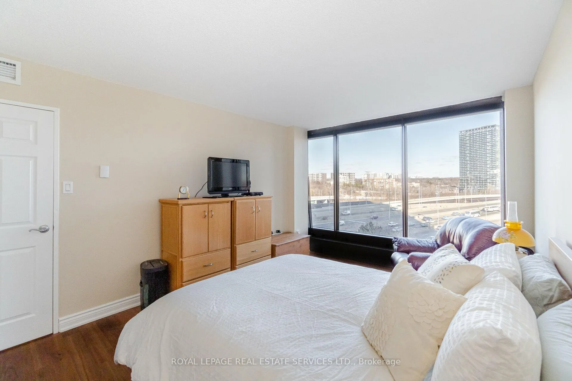 Photo 26 of Unit 710, 2045 Lake Shore Boulevard W, Etobicoke, Mimico — HOMEH