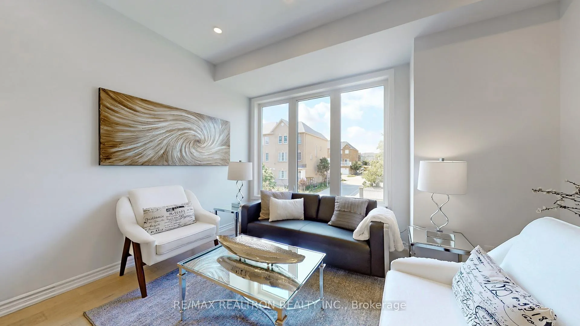 Photo 2 of 46 Leitchcroft Crescent, Markham, Commerce Valley — HOMEH
