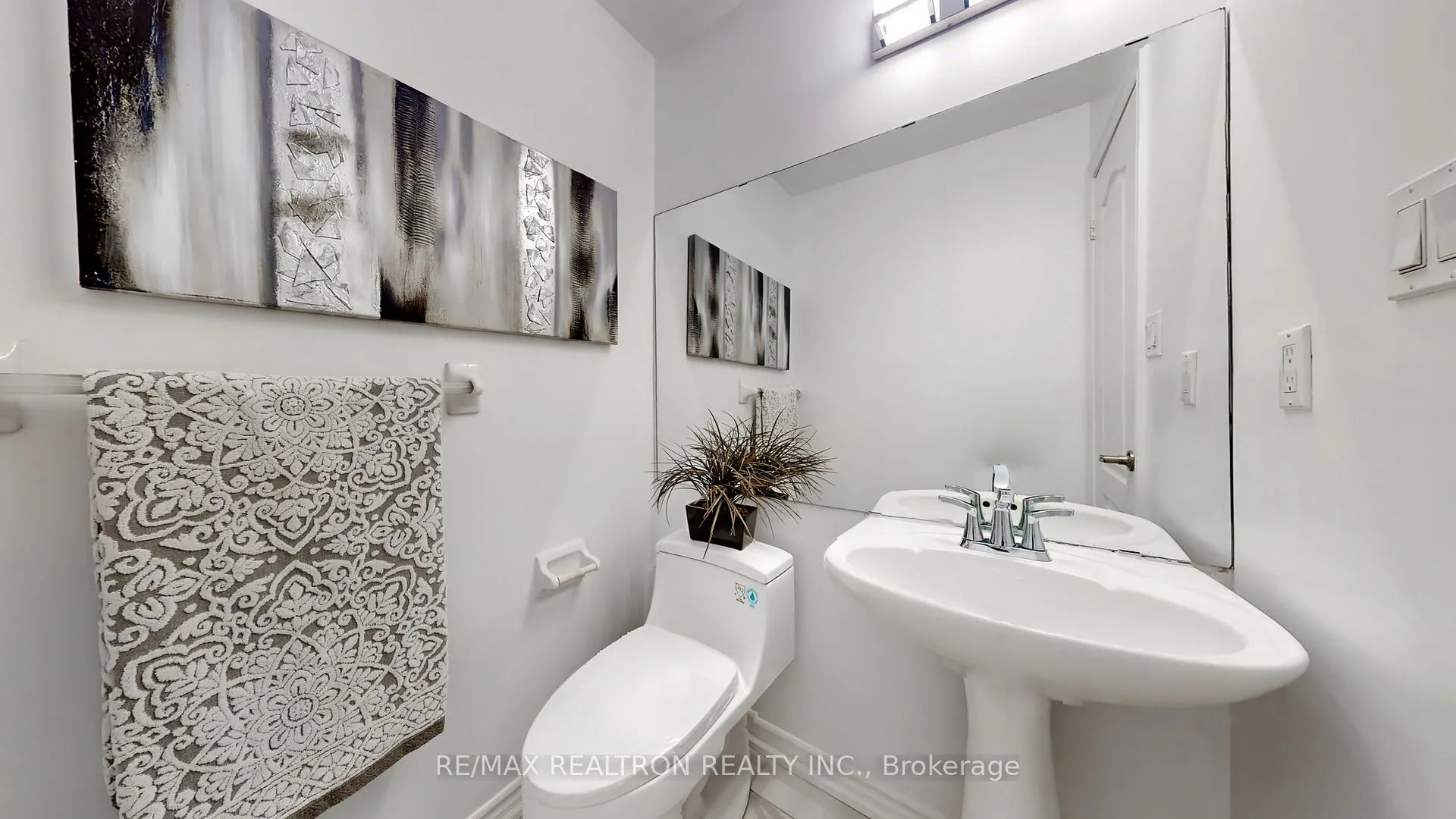 Photo 15 of 46 Leitchcroft Crescent, Markham, Commerce Valley — HOMEH
