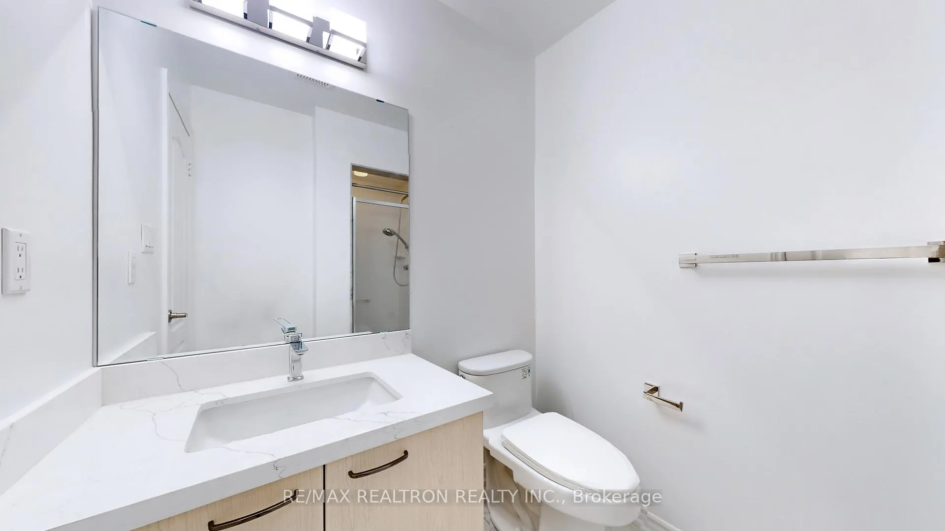 Photo 21 of 46 Leitchcroft Crescent, Markham, Commerce Valley — HOMEH