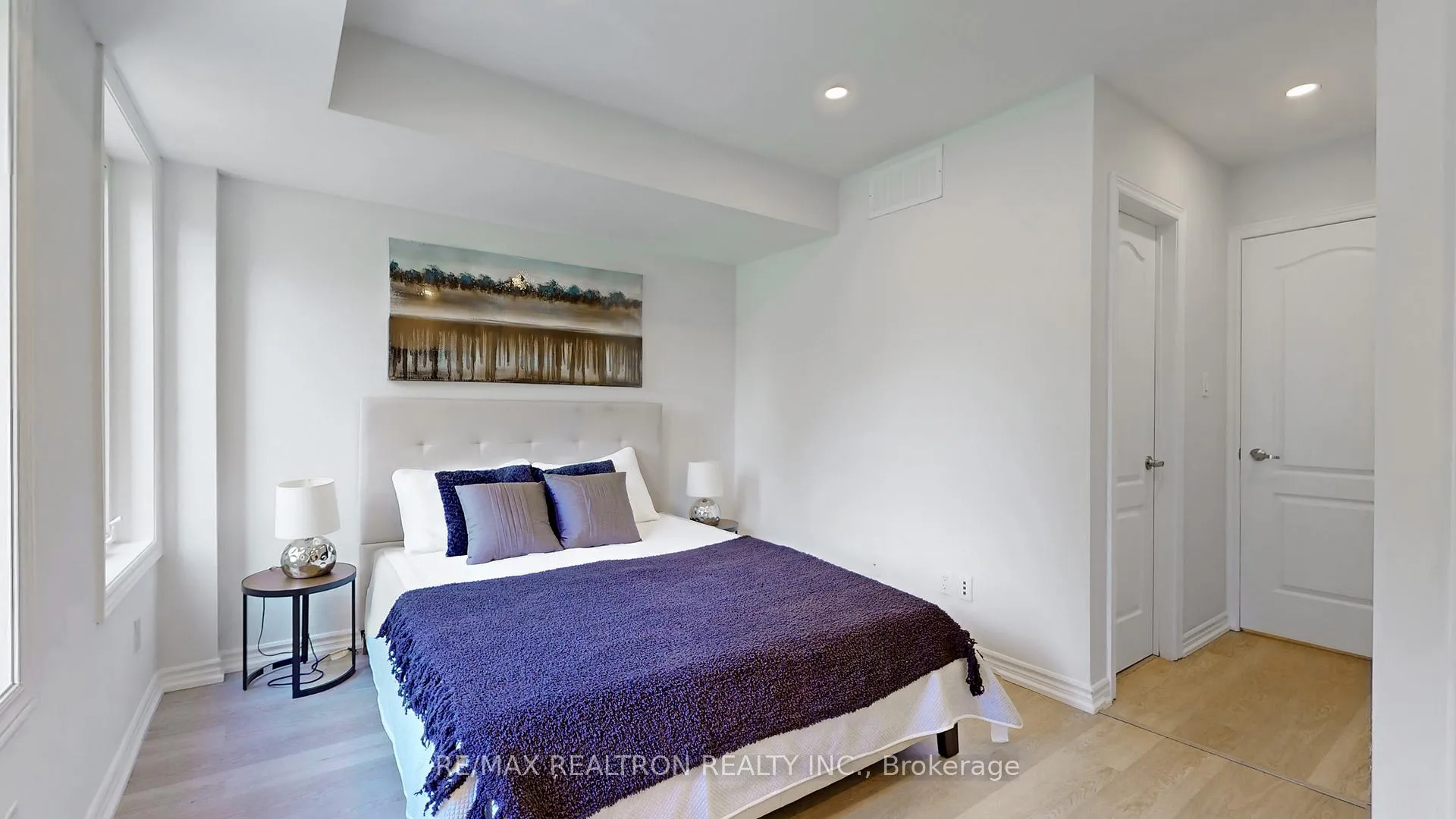 Photo 24 of 46 Leitchcroft Crescent, Markham, Commerce Valley — HOMEH