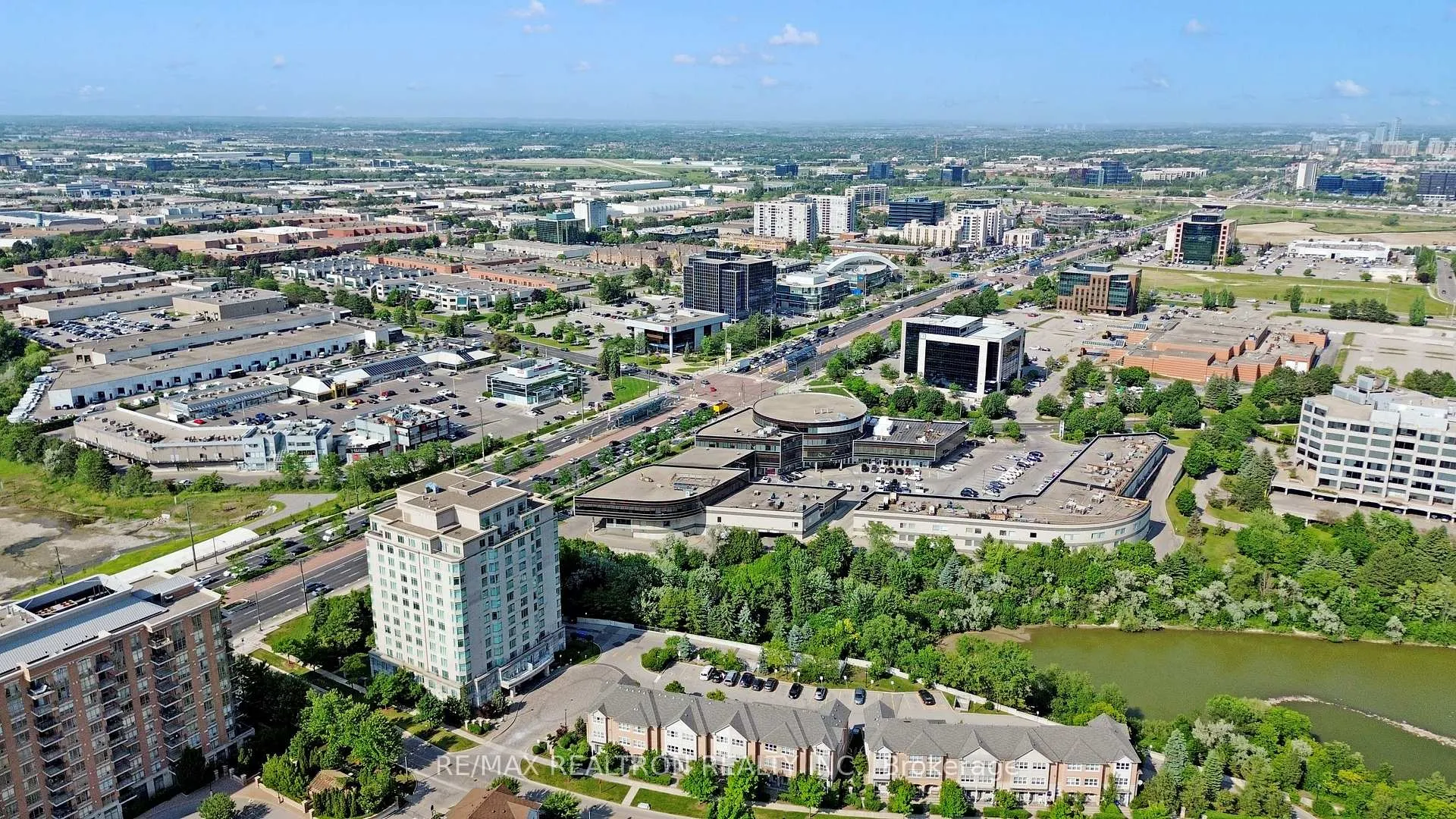 Photo 27 of 46 Leitchcroft Crescent, Markham, Commerce Valley — HOMEH
