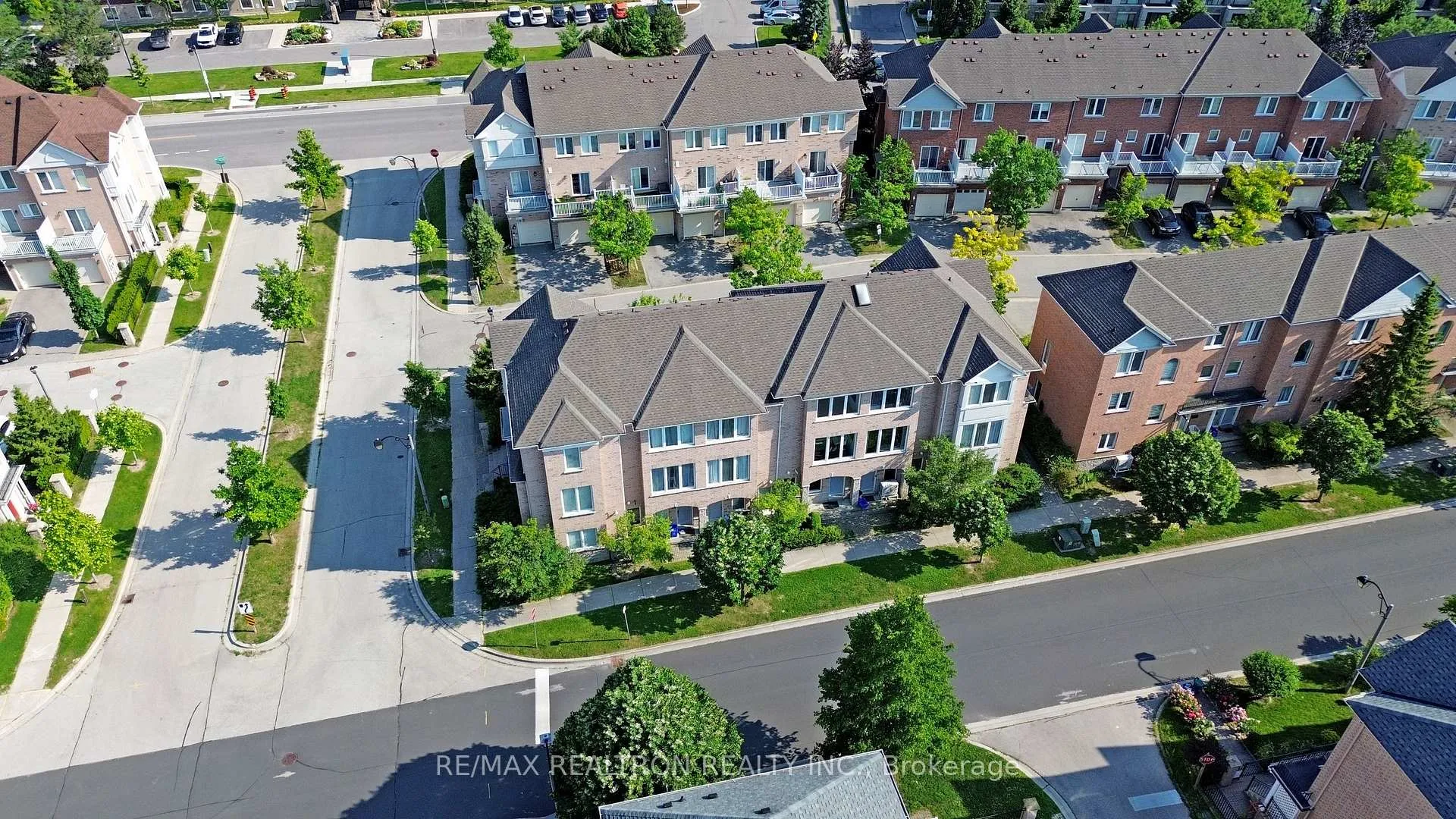 Photo 31 of 46 Leitchcroft Crescent, Markham, Commerce Valley — HOMEH