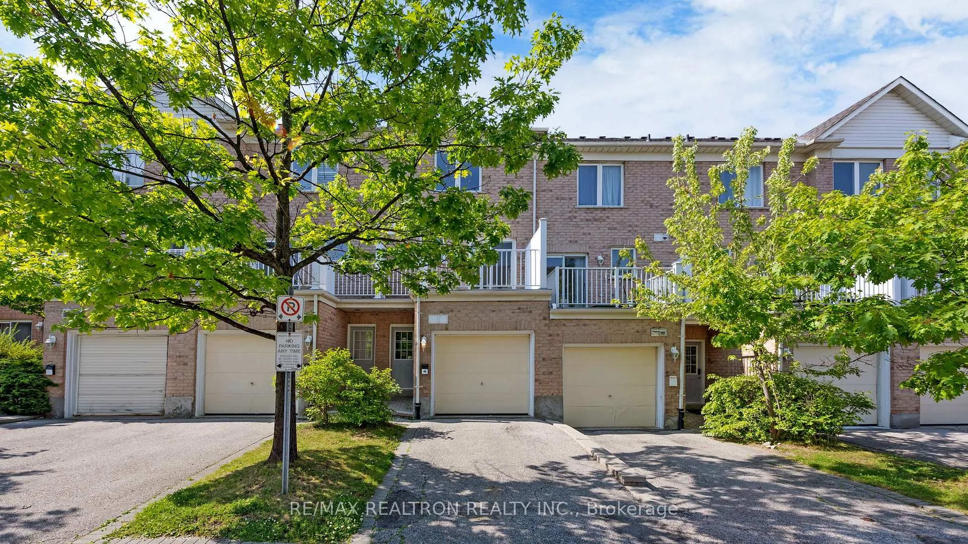 Photo 34 of 46 Leitchcroft Crescent, Markham, Commerce Valley — HOMEH