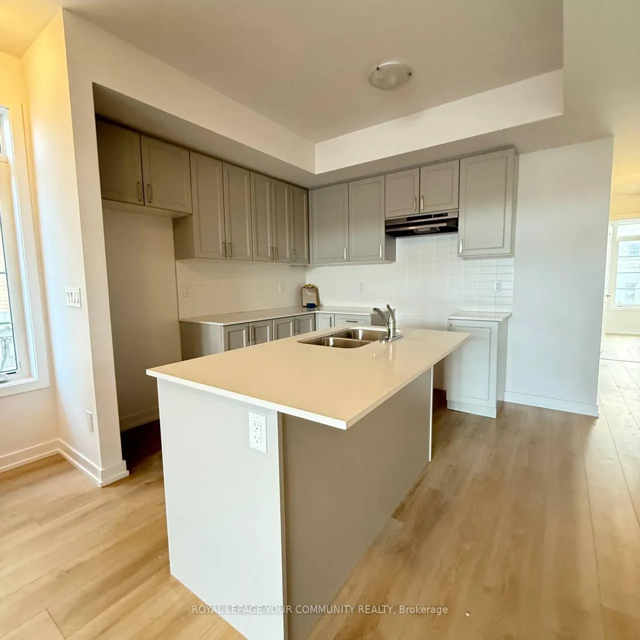 Photo 4 of Unit 1655, 123 Palmers Sawmill Road, Pickering, Duffin Heights — HOMEH