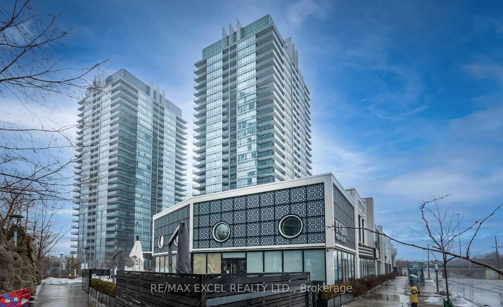 Front of Unit 716, 90 Park Lawn Road
