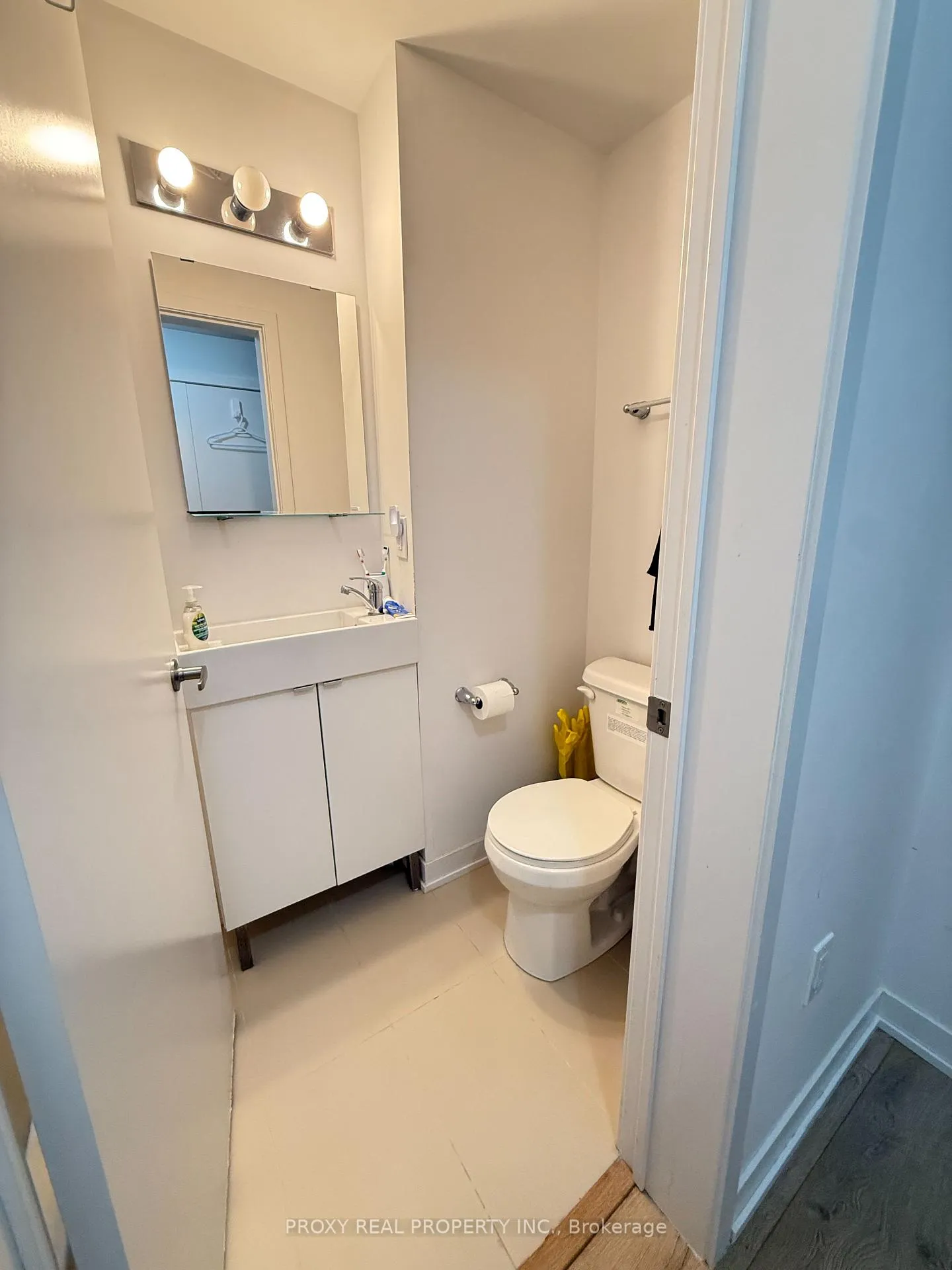 Photo 5 of Unit 404, 1800 Simcoe Street N, Oshawa, Samac — HOMEH