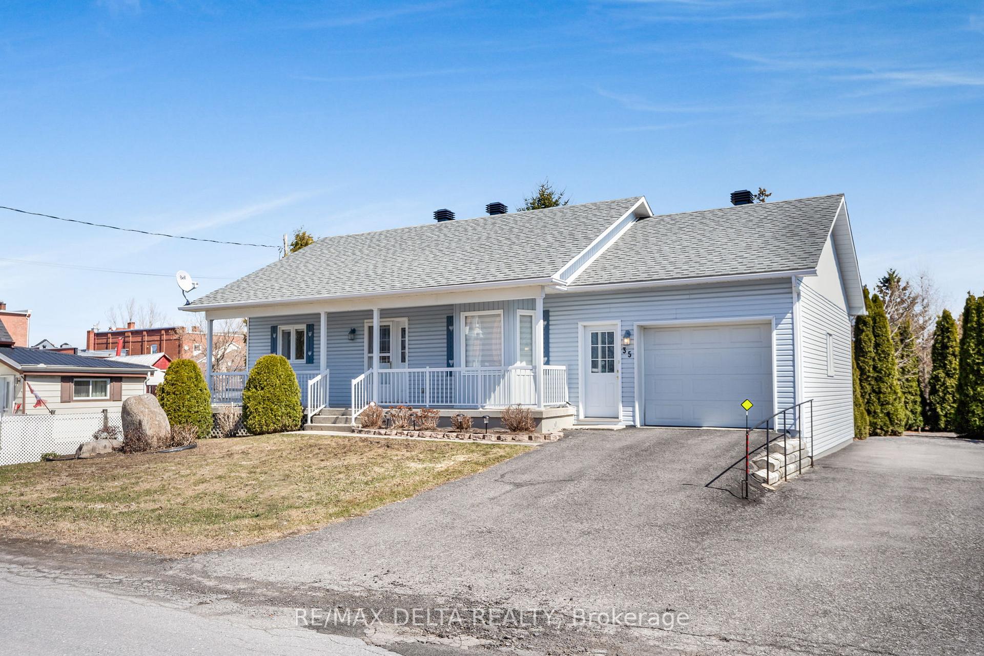 Photo 4 of 35 Union Street, Champlain, Vankleek Hill — HOMEH