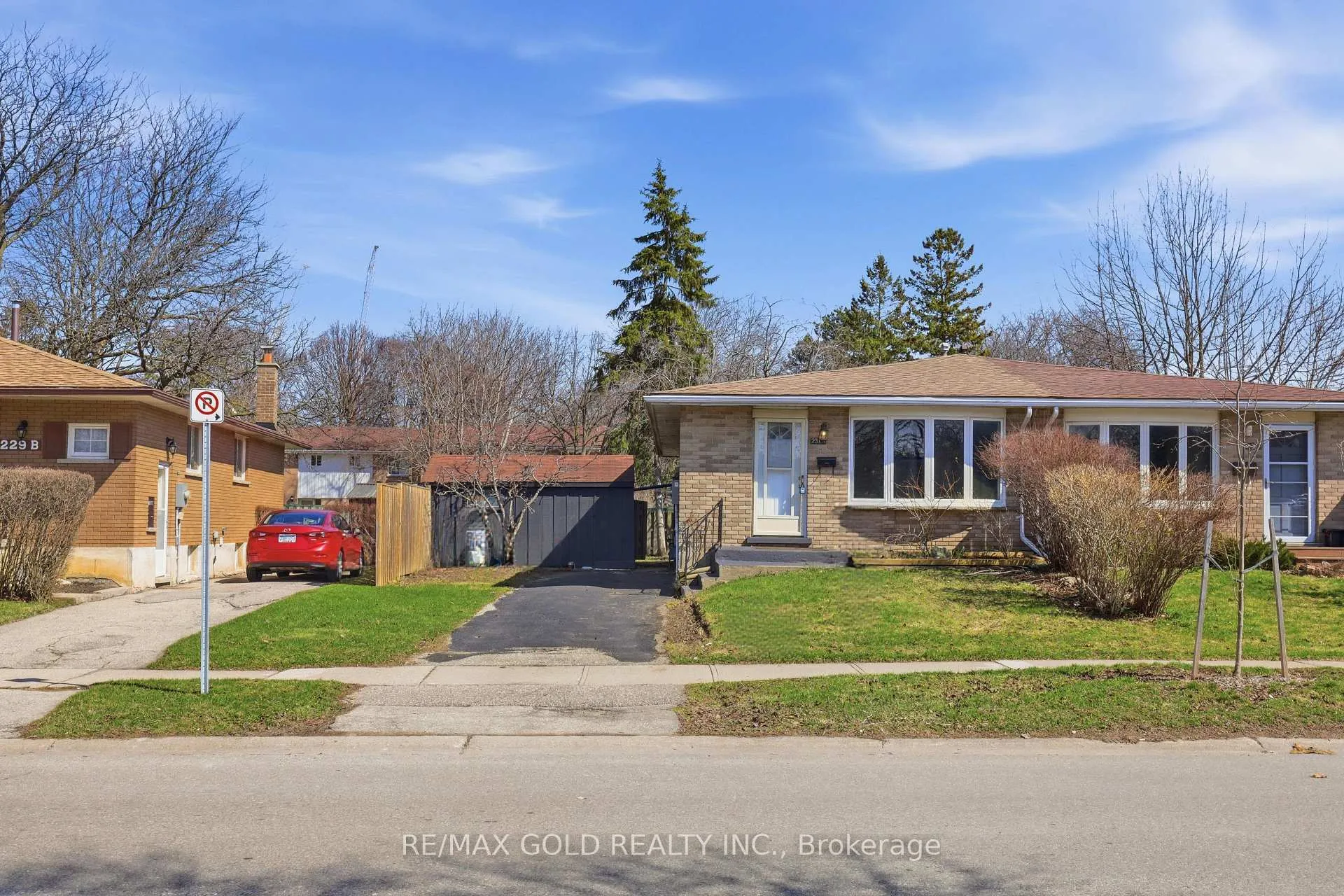 Photo 1 of 231A Cedarbrae Avenue, Waterloo, Lakeshore Village — HOMEH