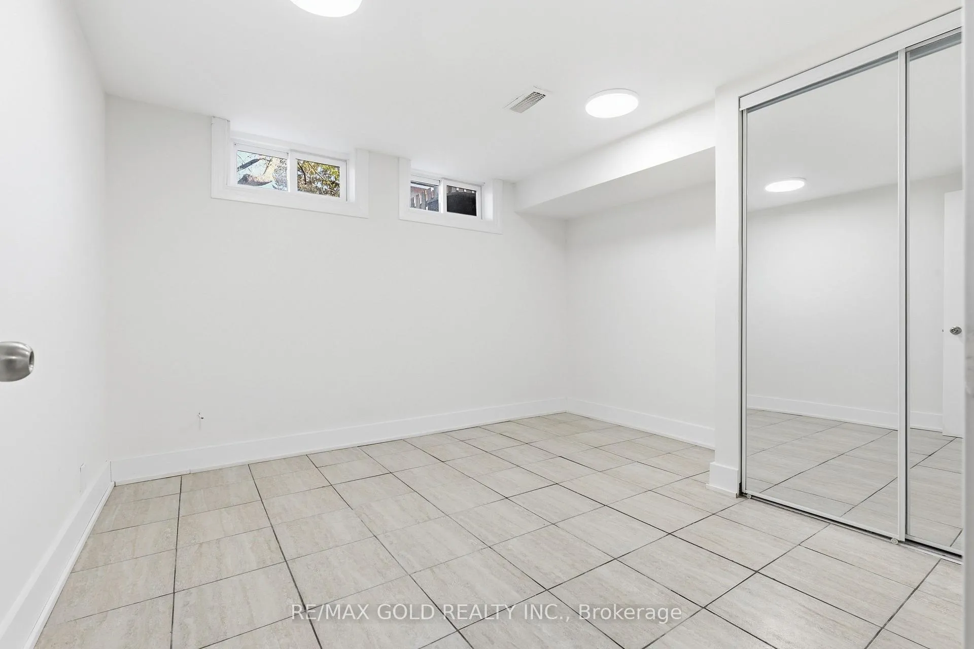 Photo 13 of 231A Cedarbrae Avenue, Waterloo, Lakeshore Village — HOMEH