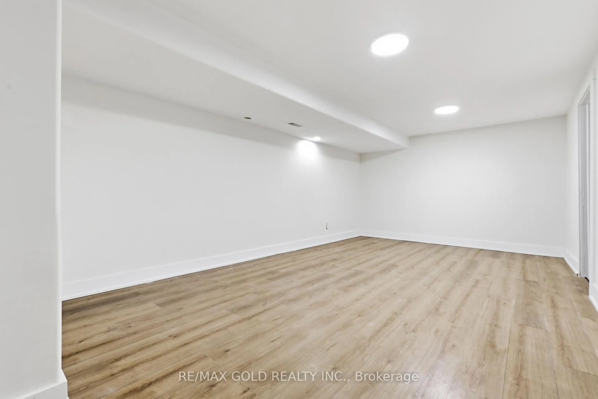 Photo 14 of 231A Cedarbrae Avenue, Waterloo, Lakeshore Village — HOMEH
