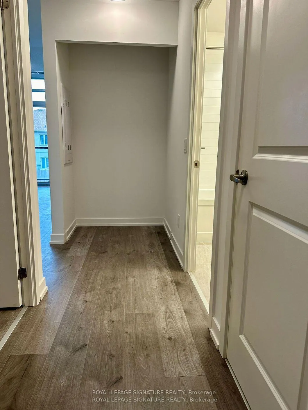 Photo 5 of Unit 202, 1010 Dundas Street E, Whitby, Pringle Creek — HOMEH