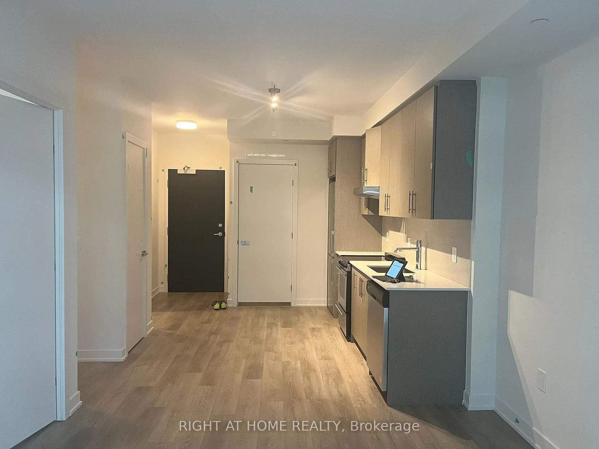 Photo 8 of Unit 1107, 212 King William Street, Hamilton, Beasley — HOMEH