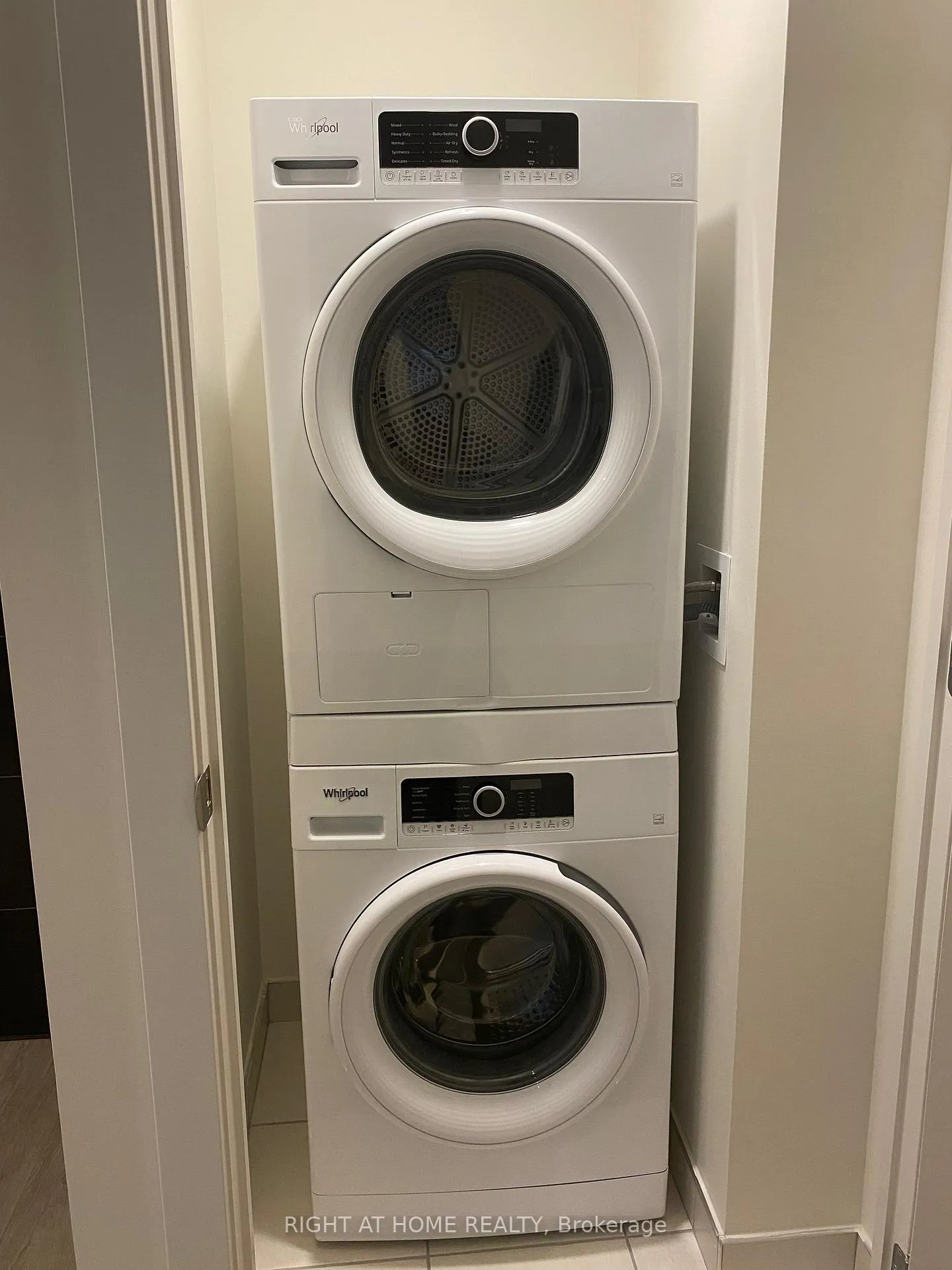 Photo 15 of Unit 1107, 212 King William Street, Hamilton, Beasley — HOMEH