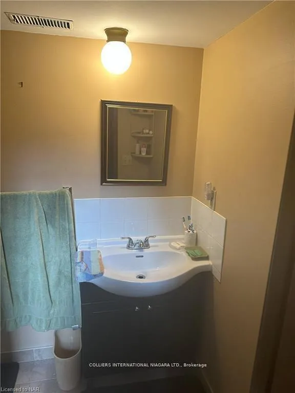 Photo 10 of Unit Lower Level, 266 St. Augustine Drive, St. Catharines, Secord Woods — HOMEH