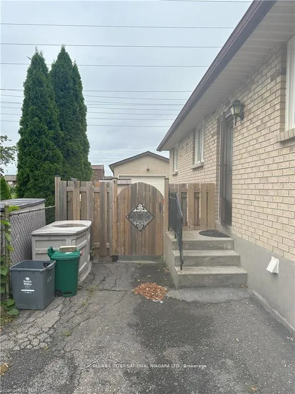 Photo 12 of Unit Lower Level, 266 St. Augustine Drive, St. Catharines, Secord Woods — HOMEH