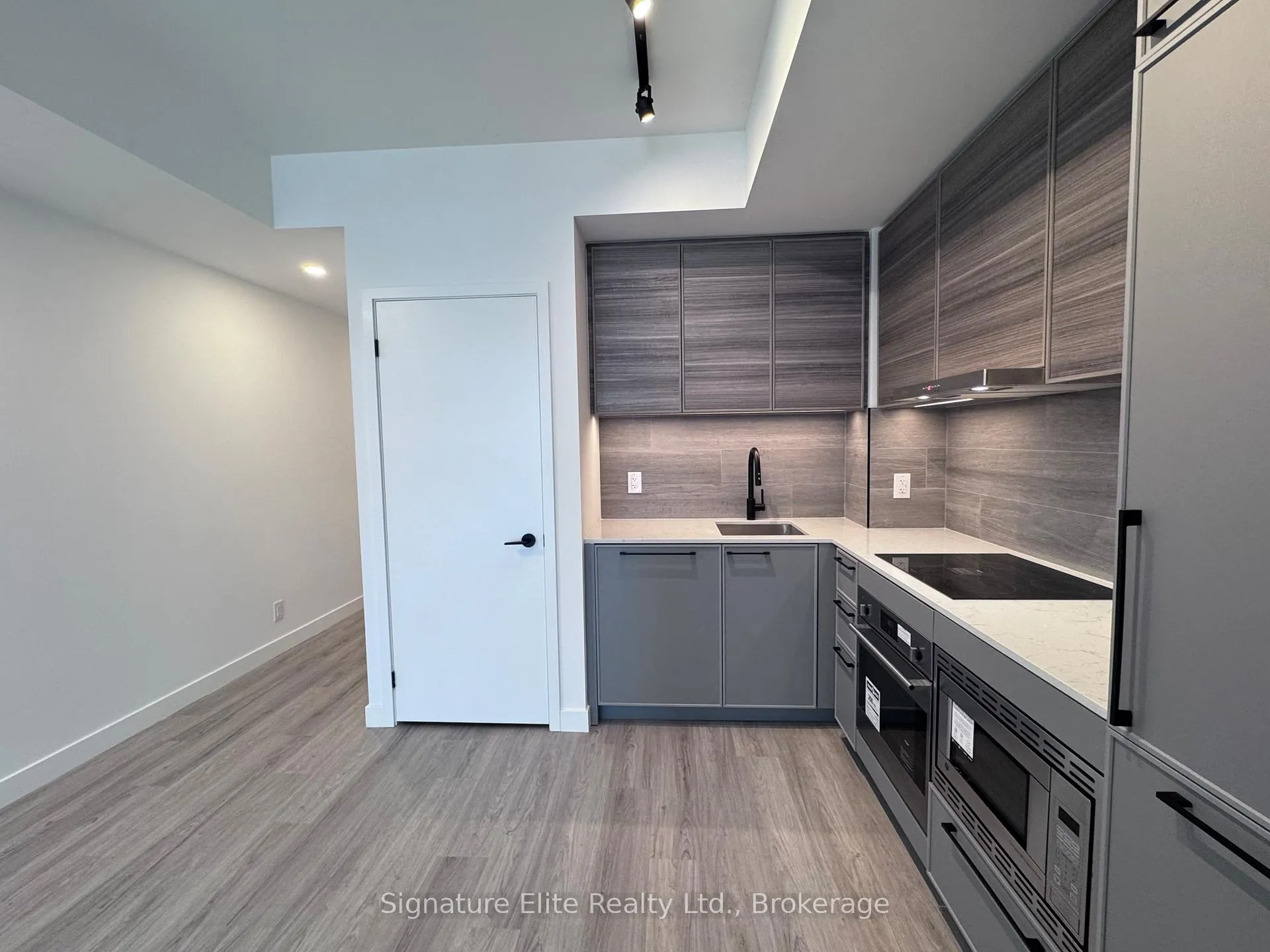 Photo 7 of Unit 534, 1050 Eastern Avenue, Toronto, The Beaches — HOMEH