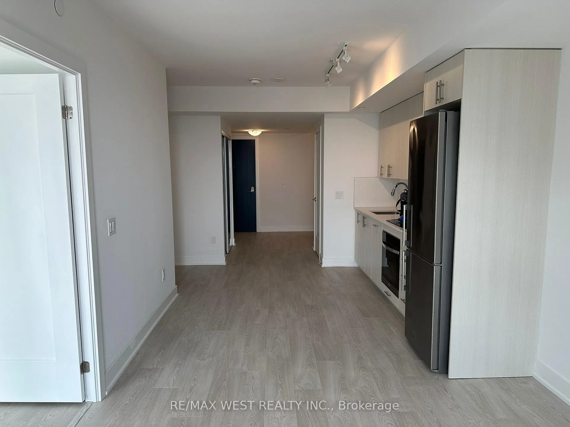 Photo 4 of Unit 2411, 2545 Simcoe Street N, Oshawa, Windfields — HOMEH