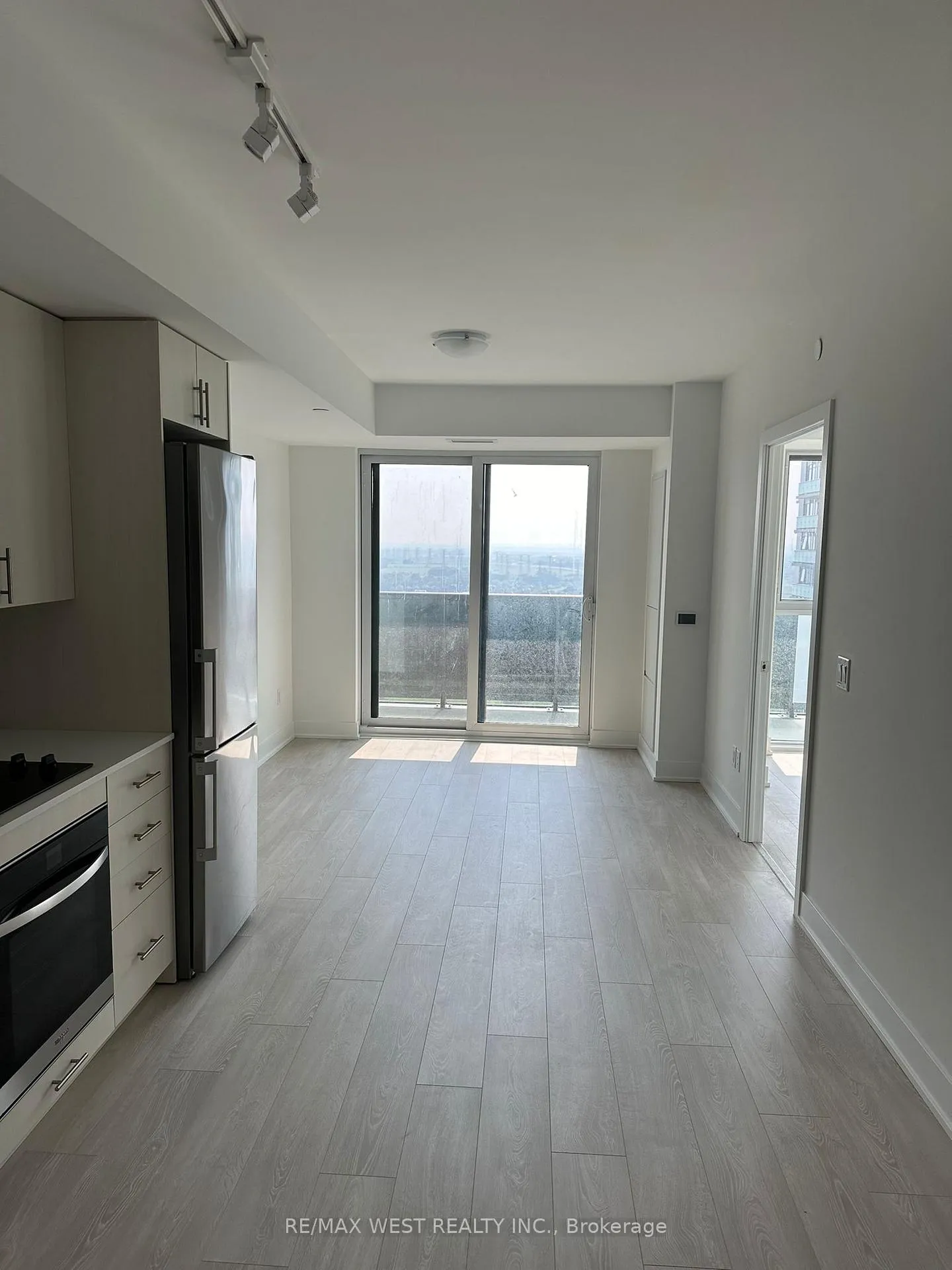 Photo 11 of Unit 2411, 2545 Simcoe Street N, Oshawa, Windfields — HOMEH