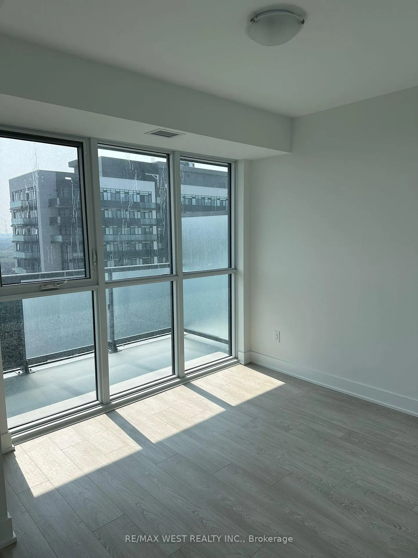 Photo 12 of Unit 2411, 2545 Simcoe Street N, Oshawa, Windfields — HOMEH