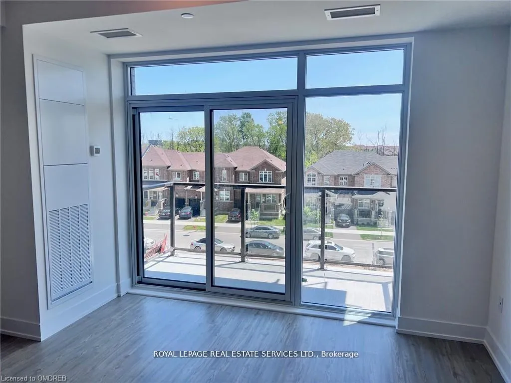 Photo 5 of Unit 329, 460 Dundas Street E, Hamilton, Waterdown — HOMEH