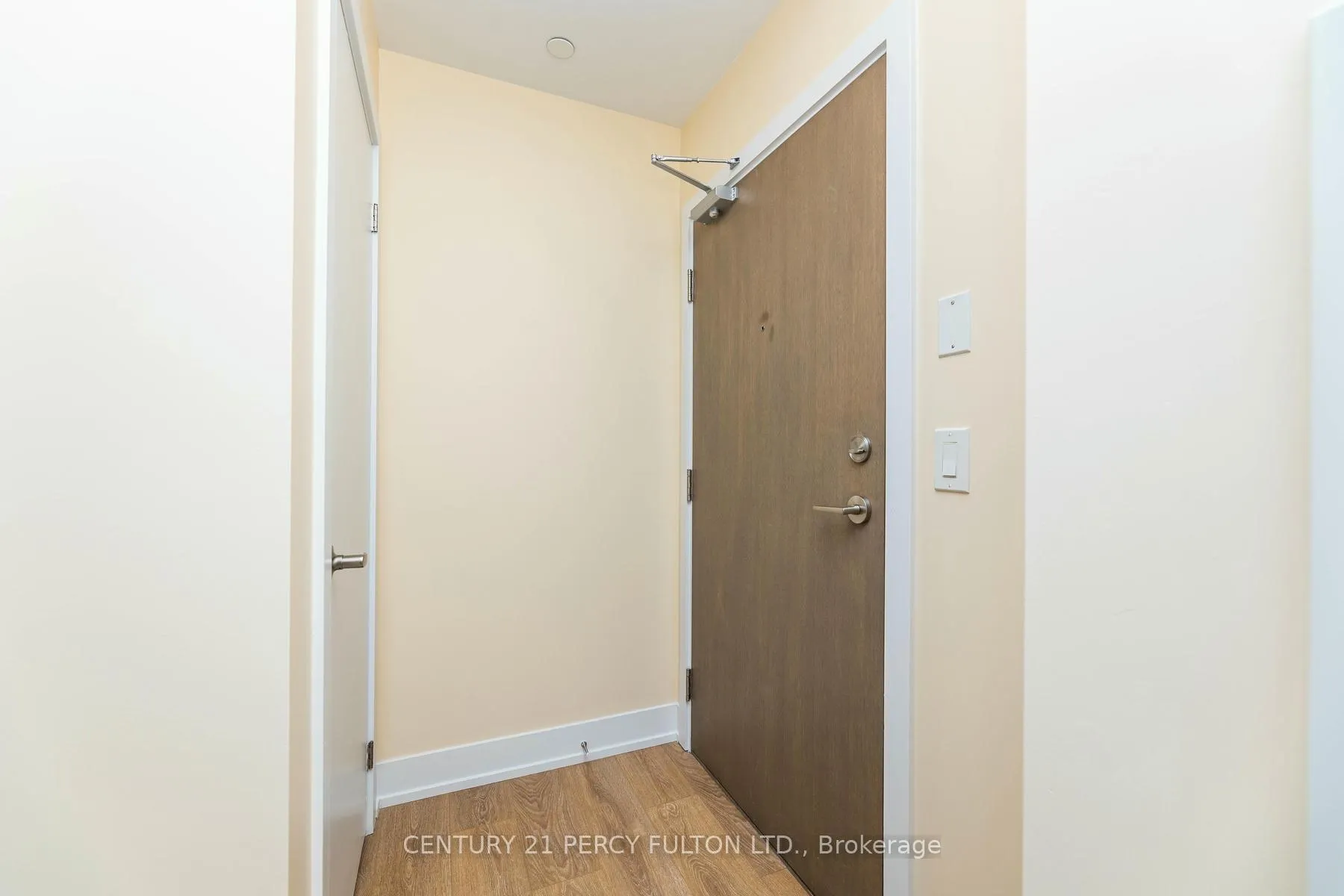 Photo 3 of Unit 2308, 1255 Bayly Street, Pickering, Bay Ridges — HOMEH