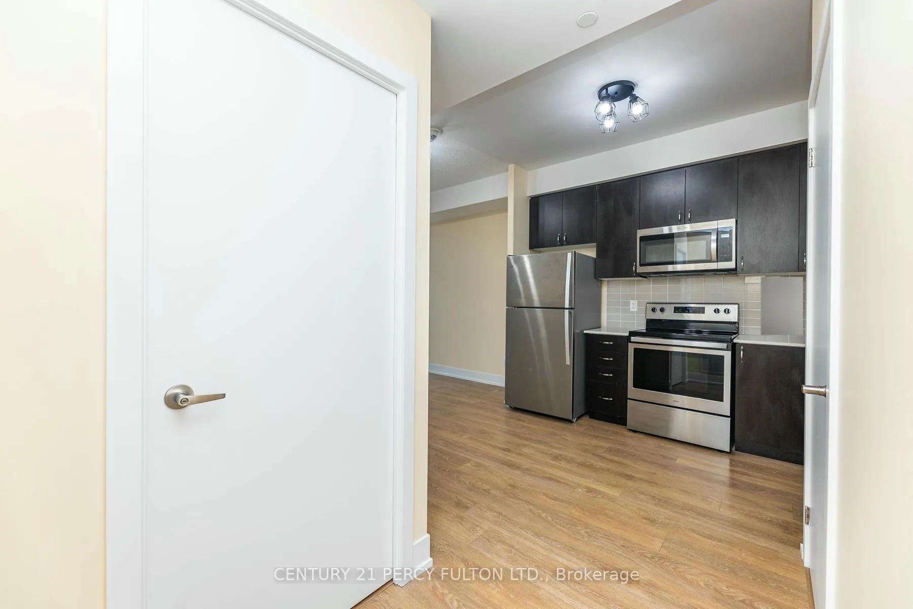 Photo 4 of Unit 2308, 1255 Bayly Street, Pickering, Bay Ridges — HOMEH