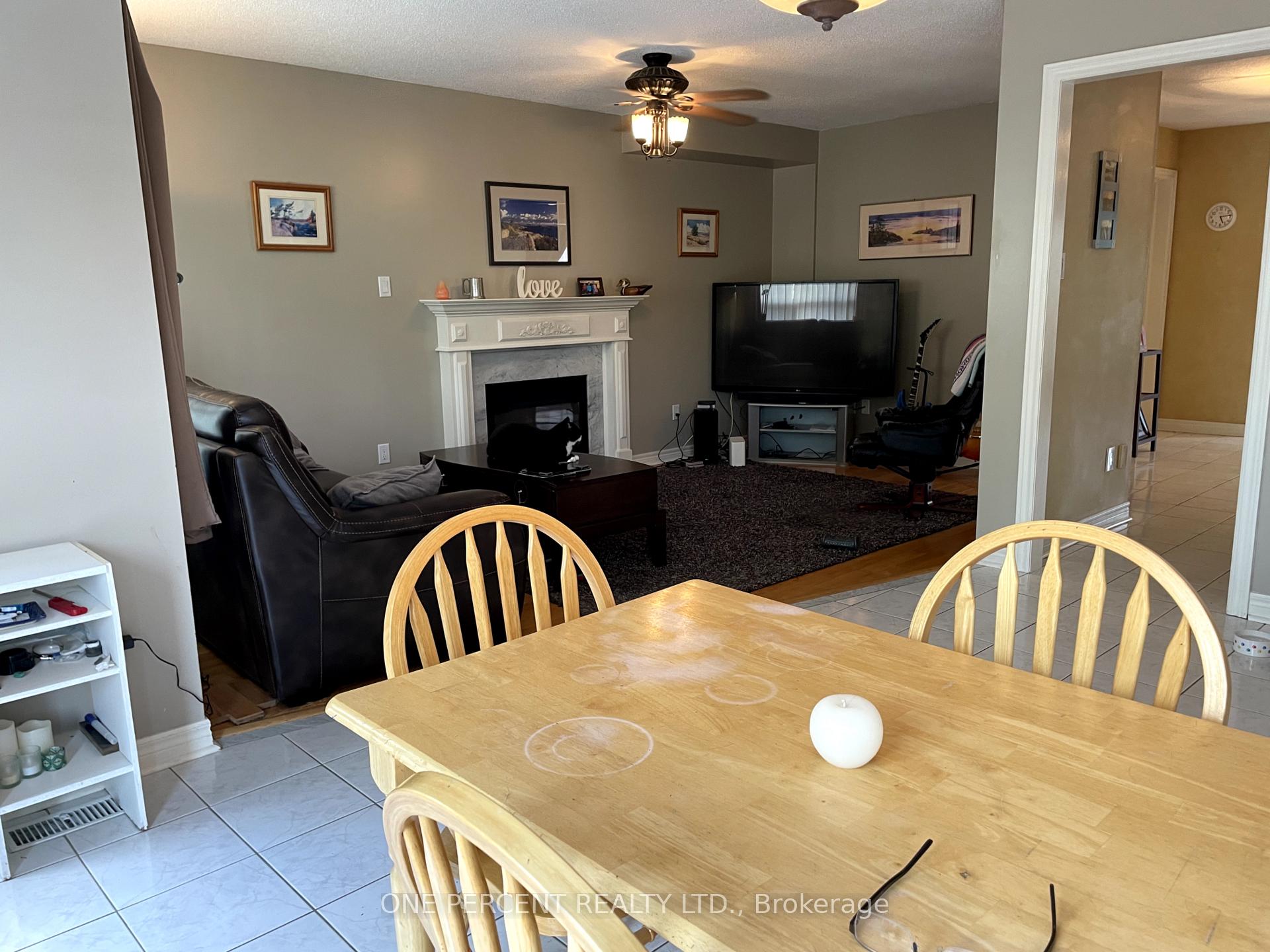 Photo 5 of 23 Nightingale Crescent, Barrie, Painswick South — HOMEH