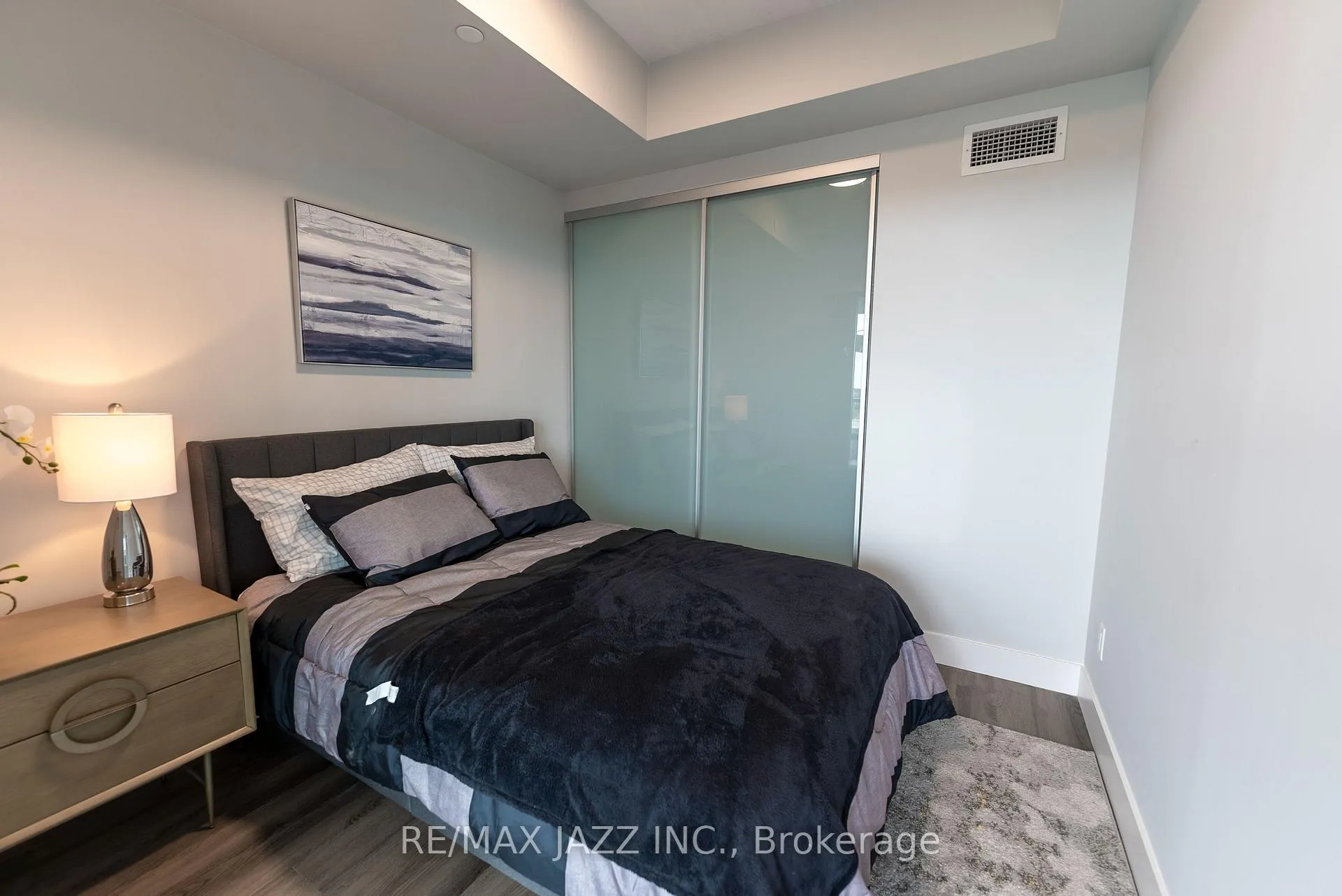 Photo 3 of Unit 1705, 80 Bond Street E, Oshawa, O'Neill — HOMEH