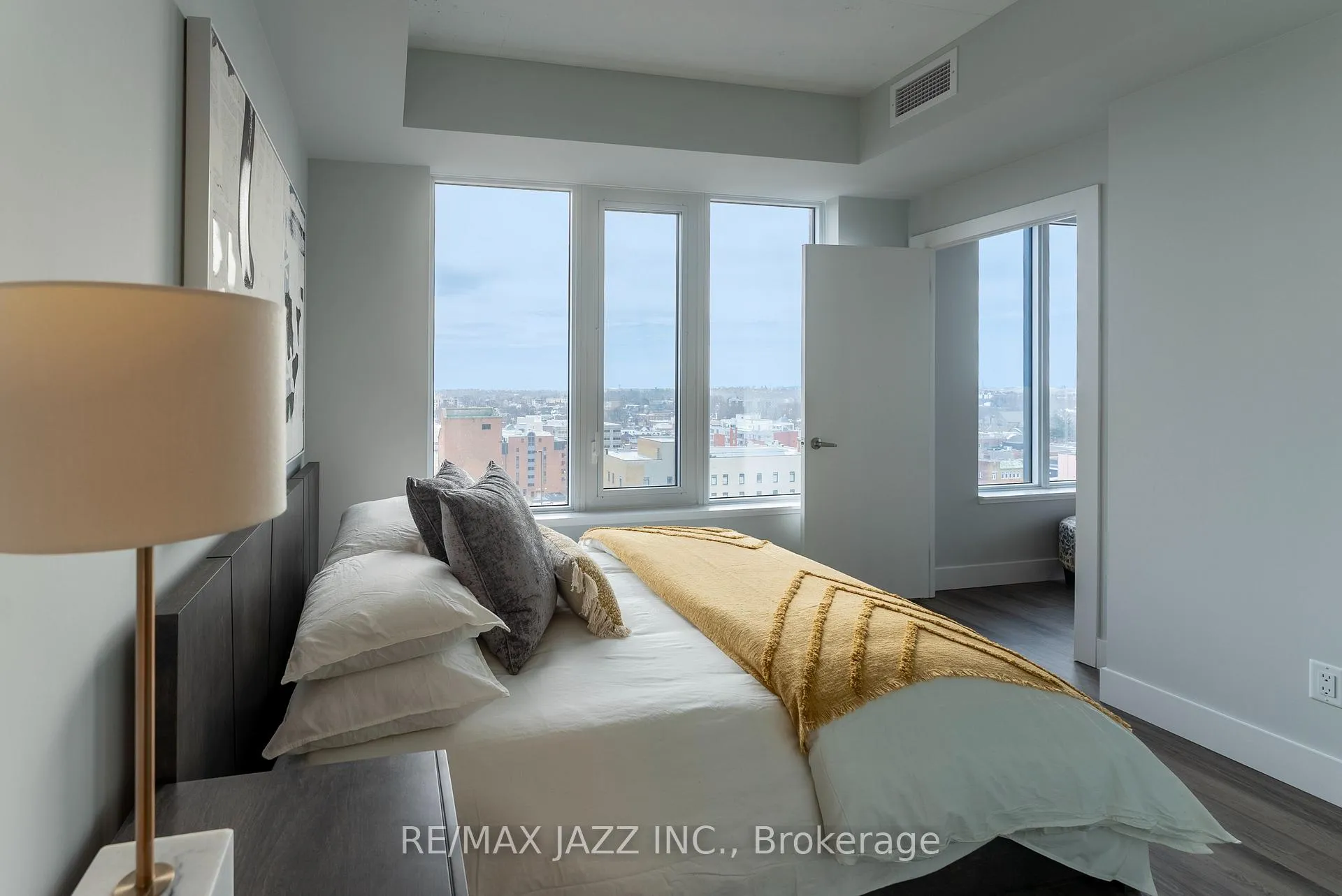 Photo 9 of Unit 1008, 80 Bond Street E, Oshawa, O'Neill — HOMEH