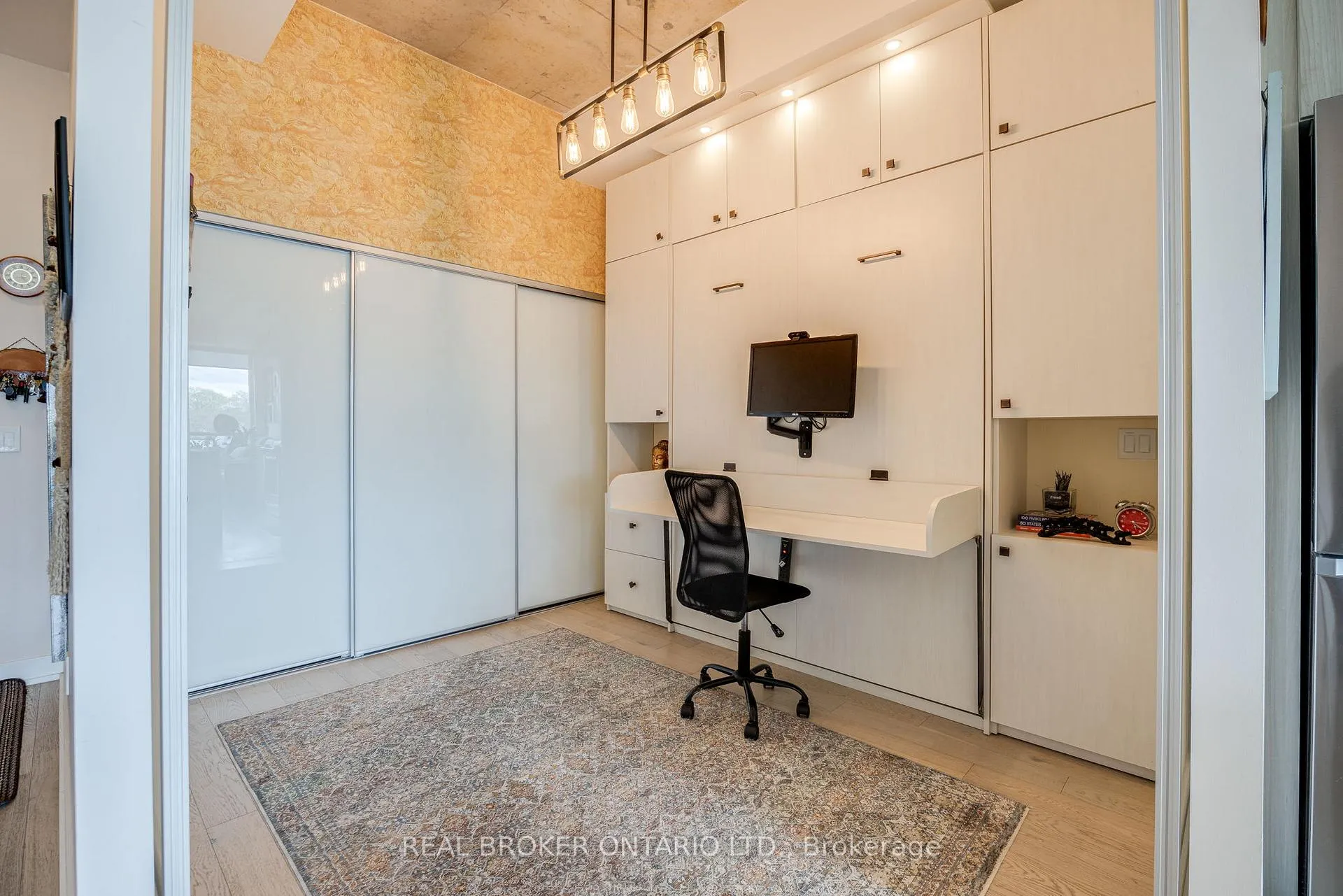 Photo 4 of Unit 609, 630 Kingston Road, Toronto, The Beaches — HOMEH
