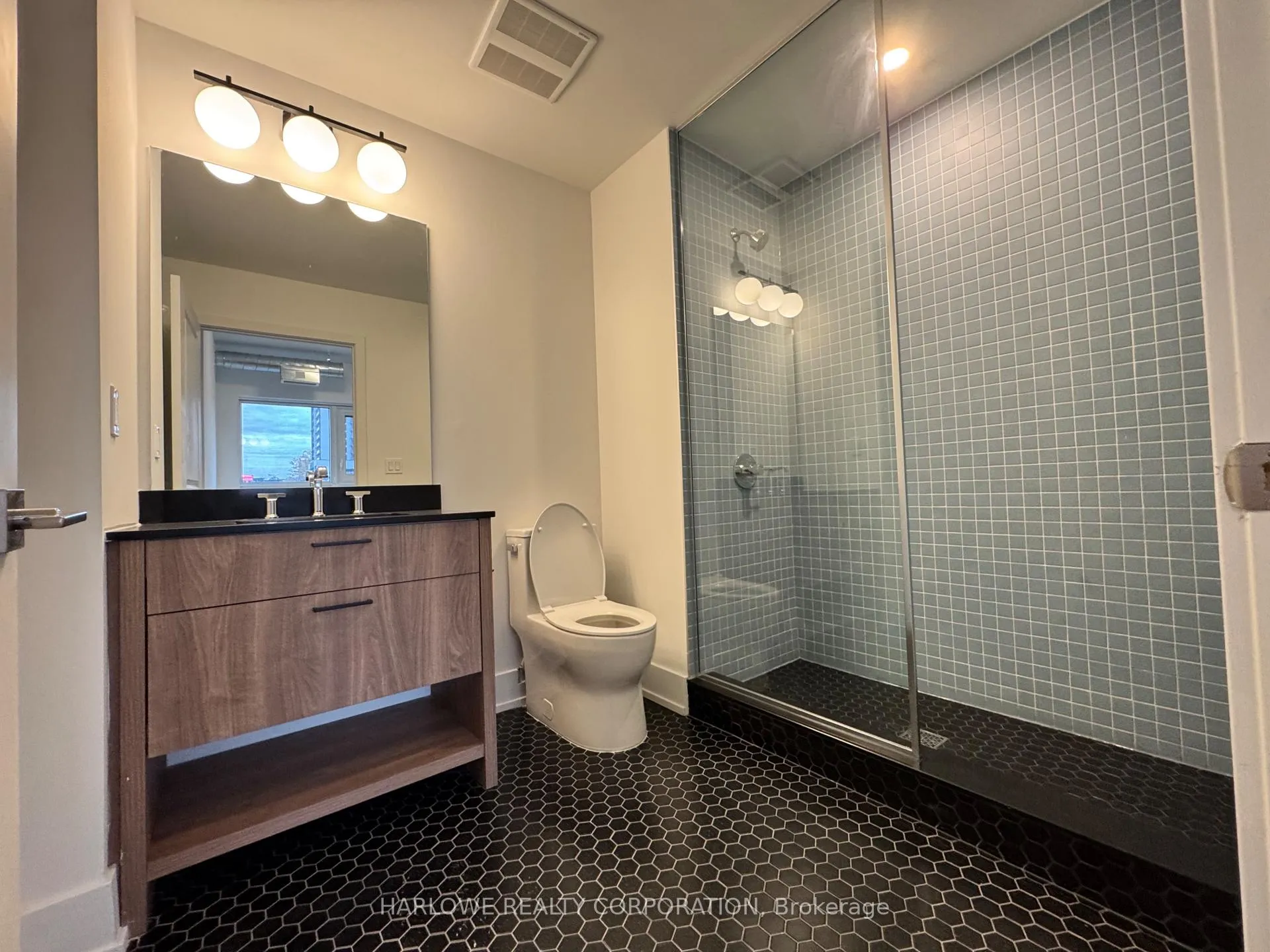 Photo 10 of Unit 303, 206 King Street W, Hamilton, Central — HOMEH