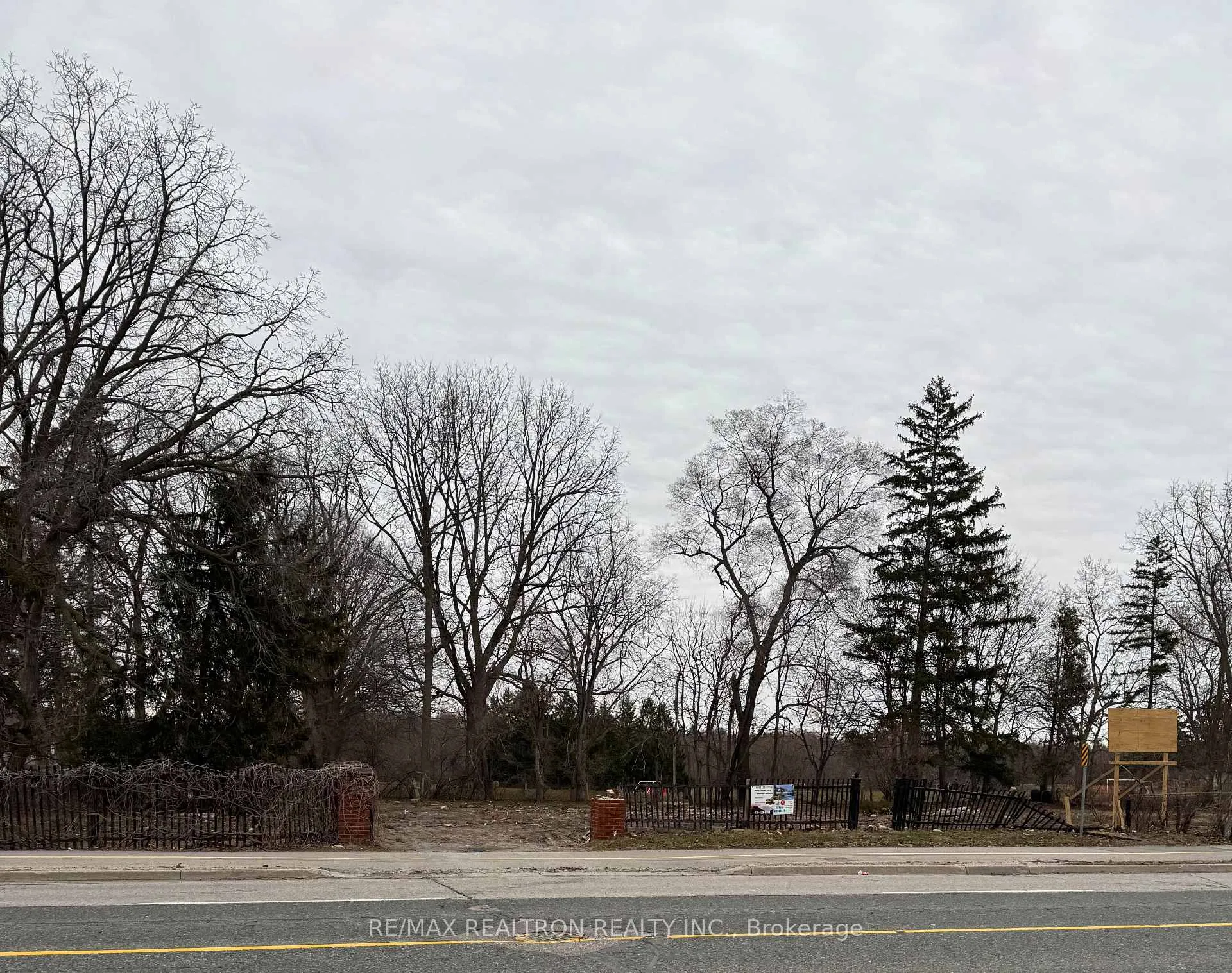 Photo 1 of 291 Thornton Road N, Oshawa, McLaughlin — HOMEH
