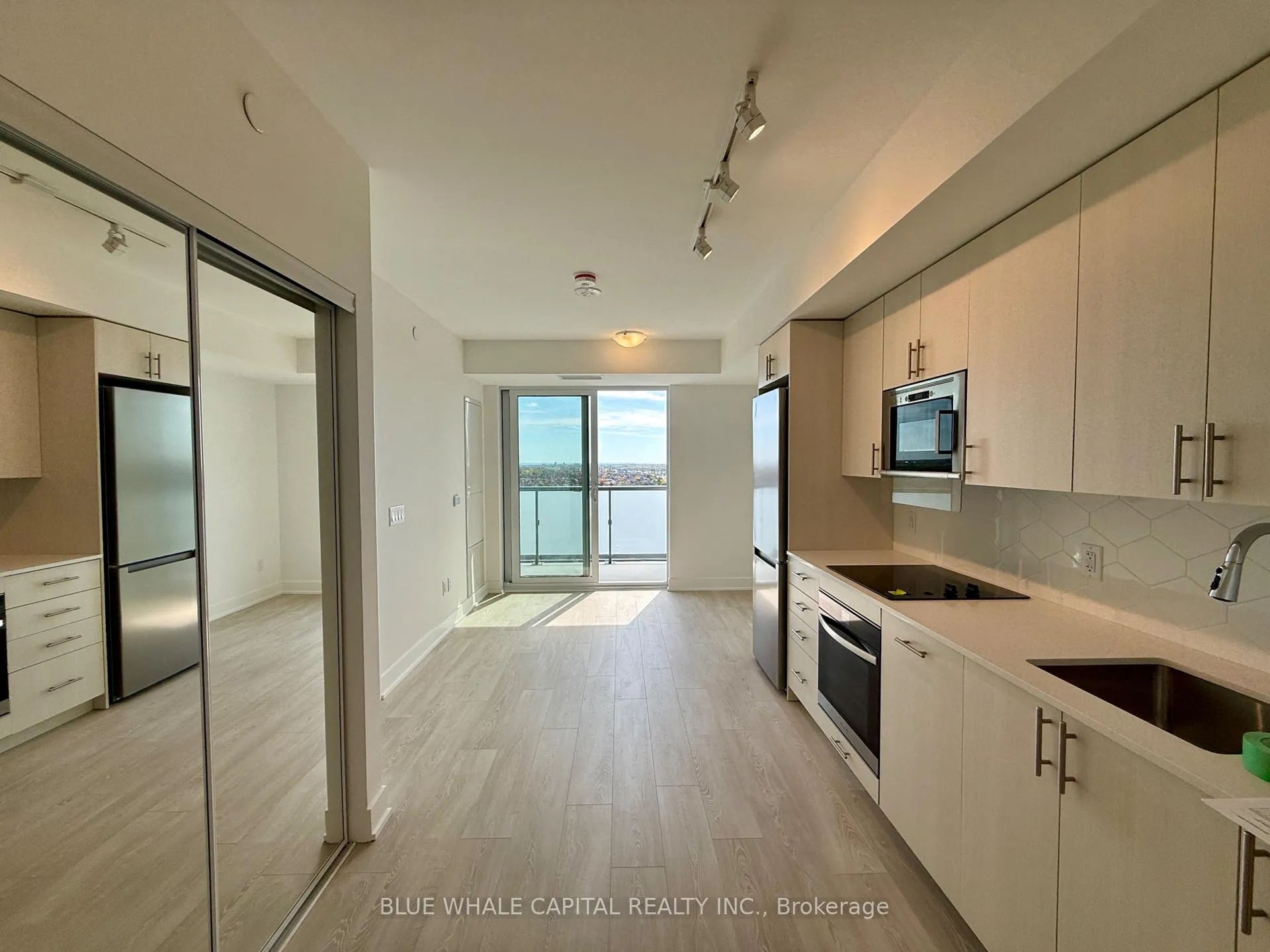 Front of Unit 1440, 2545 Simcoe Street N