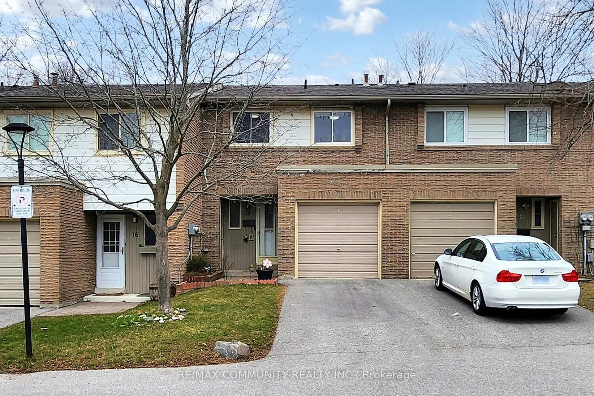 Photo 1 of 18 Knightsbridge Way, Markham, Markham Village — HOMEH