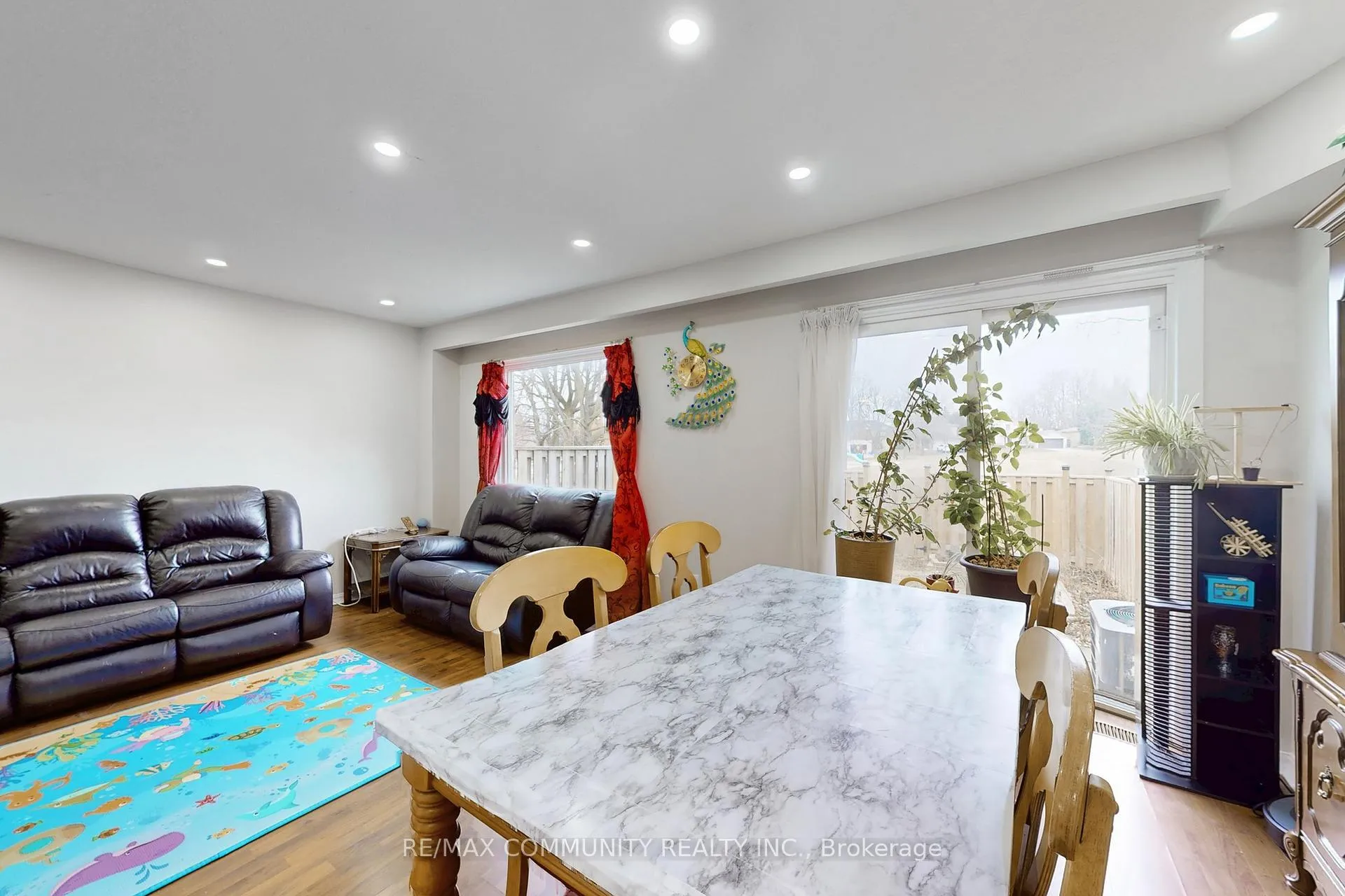 Photo 9 of 18 Knightsbridge Way, Markham, Markham Village — HOMEH
