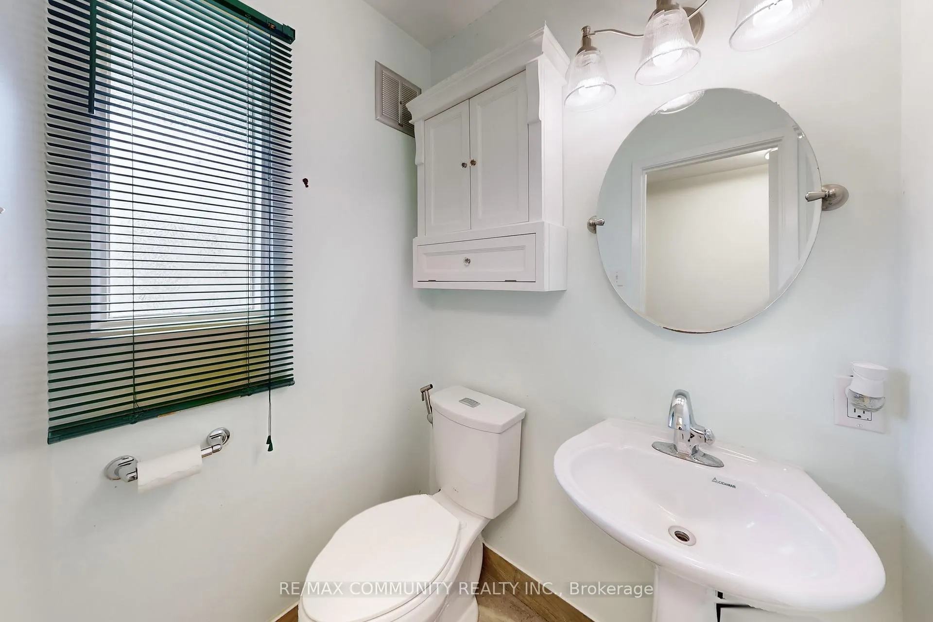 Photo 13 of 18 Knightsbridge Way, Markham, Markham Village — HOMEH