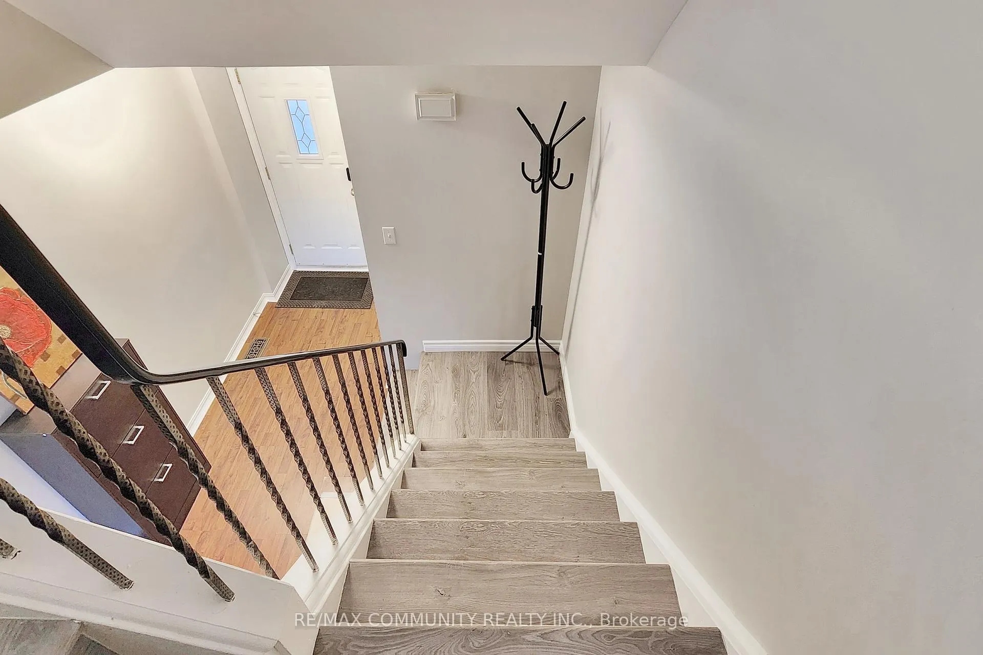 Photo 15 of 18 Knightsbridge Way, Markham, Markham Village — HOMEH