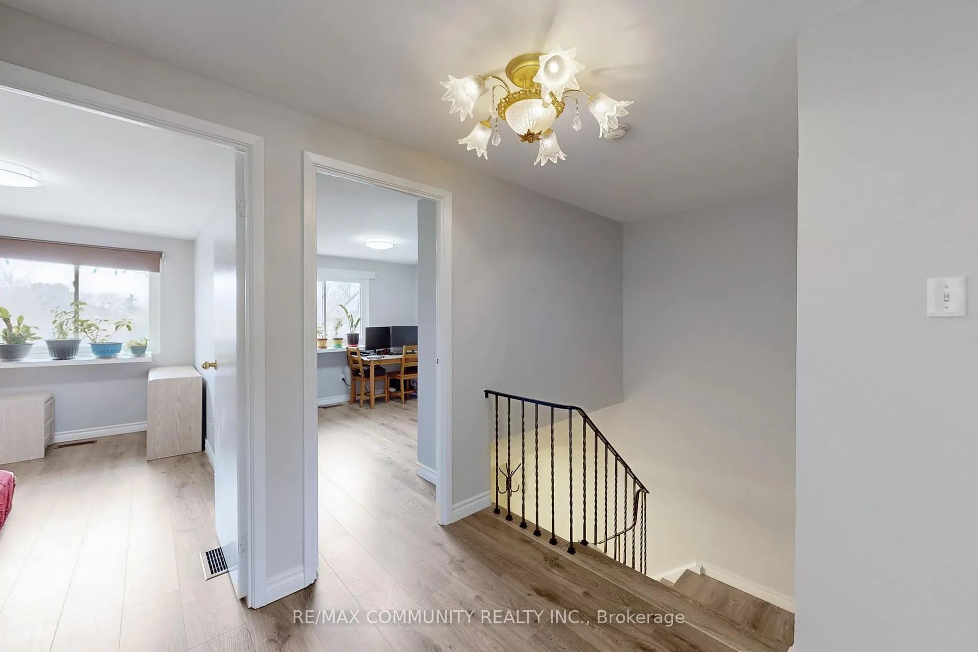 Photo 16 of 18 Knightsbridge Way, Markham, Markham Village — HOMEH