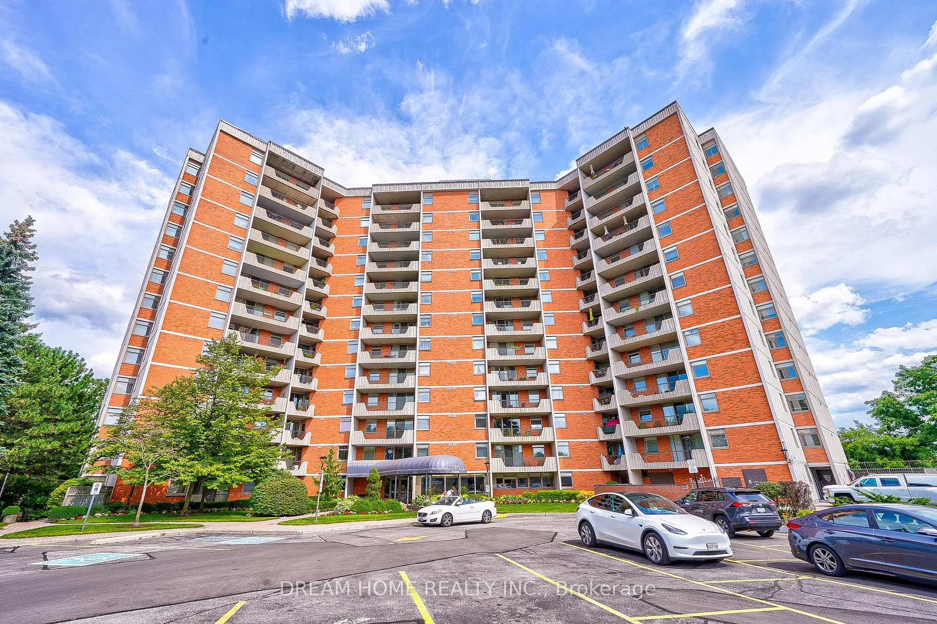 Front of Unit 309, 7811 Yonge Street