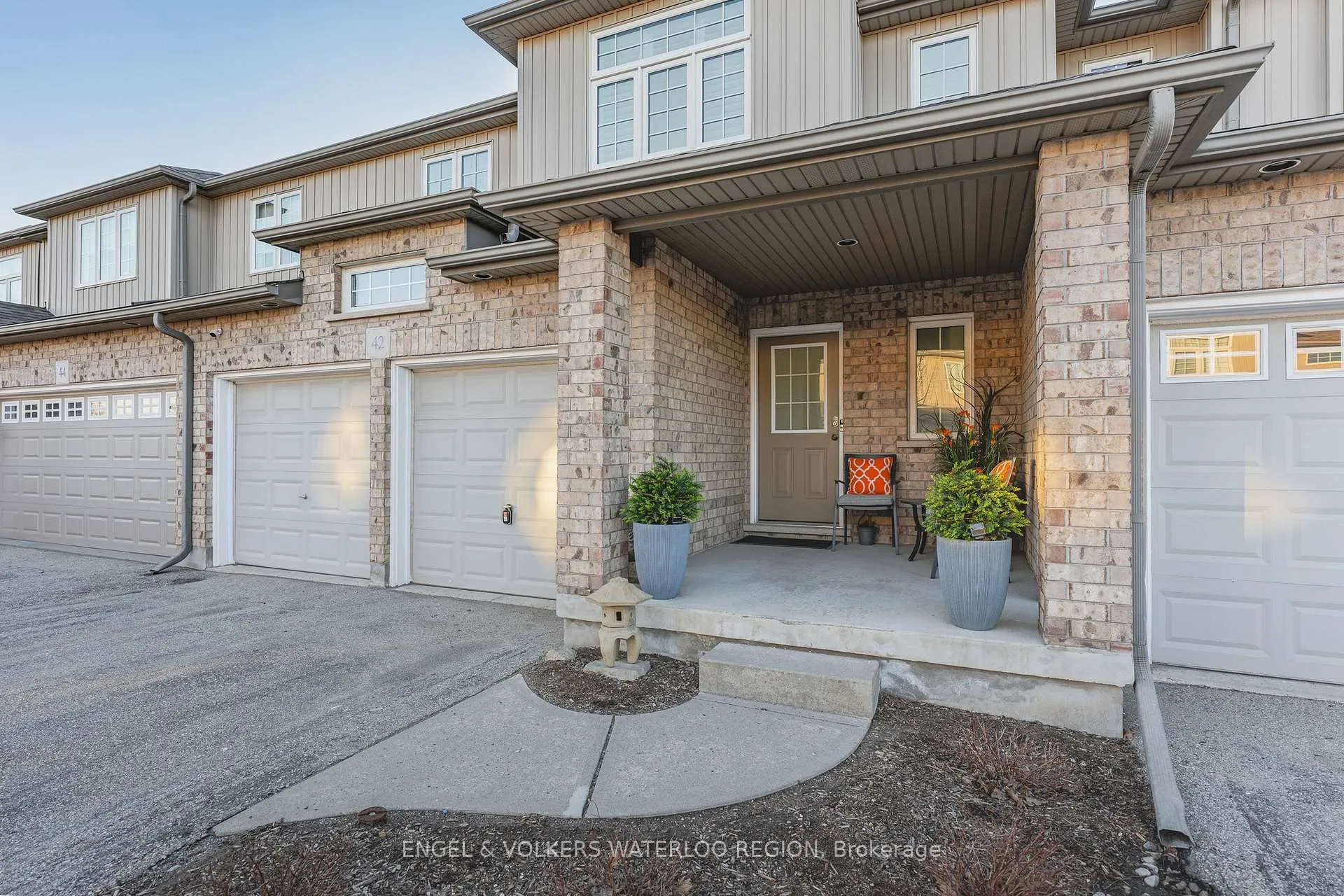 Photo 4 of Unit 42, 31 Townsend Drive, Waterloo — HOMEH