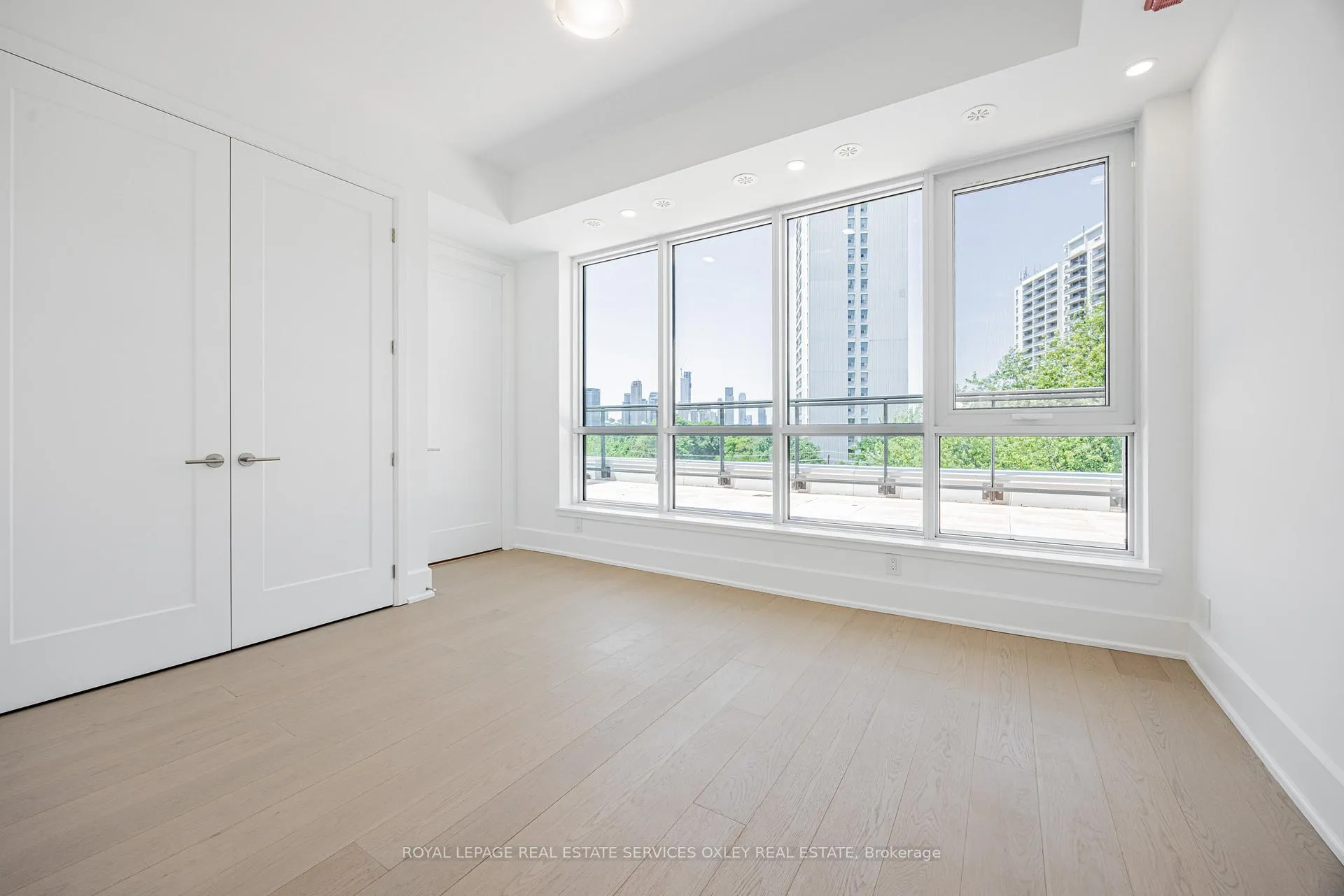 Photo 6 of Unit 501, 800 Broadview Avenue, Toronto, Playter Estates-Danforth — HOMEH
