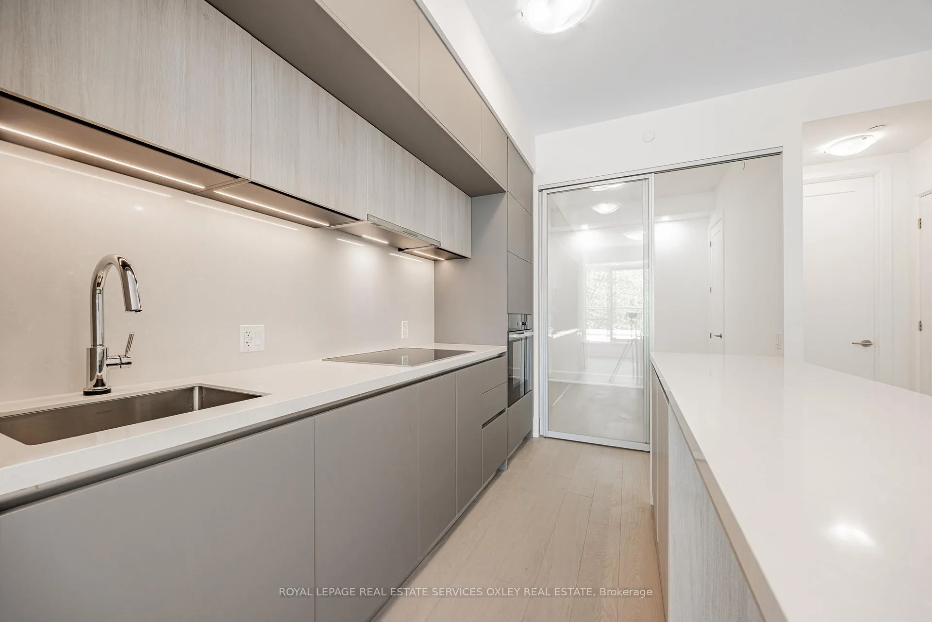 Photo 7 of Unit 501, 800 Broadview Avenue, Toronto, Playter Estates-Danforth — HOMEH